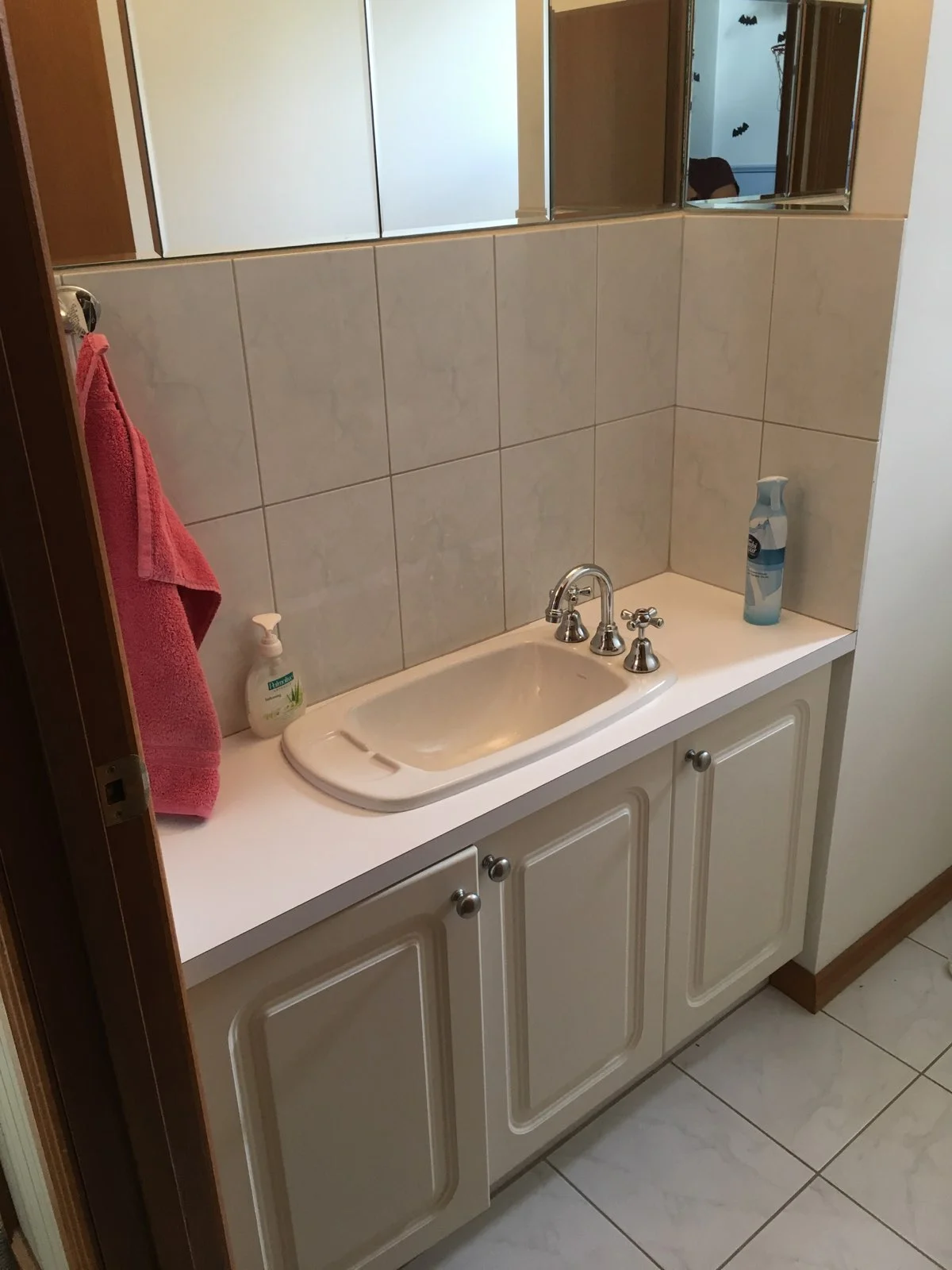 POWDER ROOM 2 BEFORE