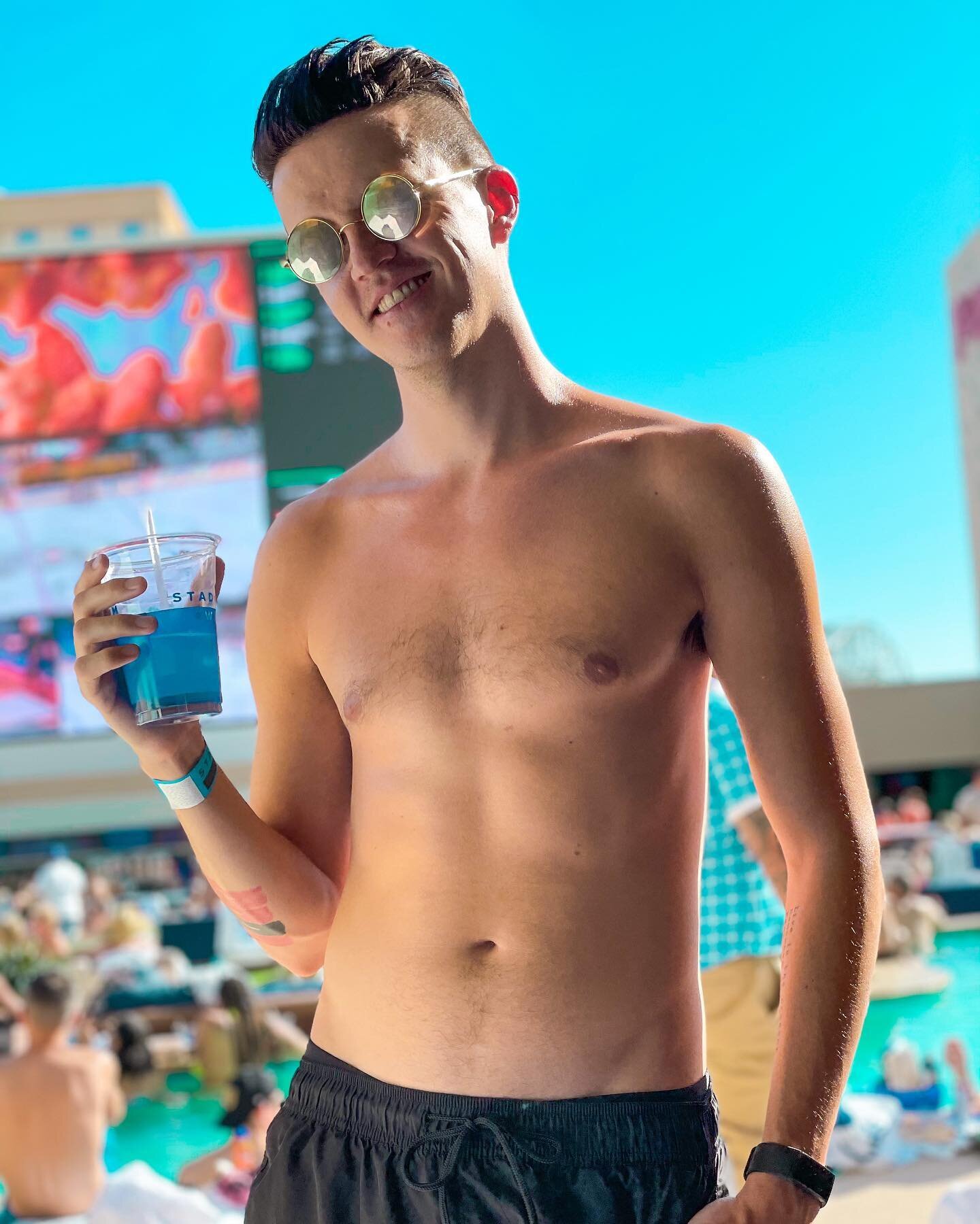 Just in time for body shot season 💦
 
📸: April 18th, 2021