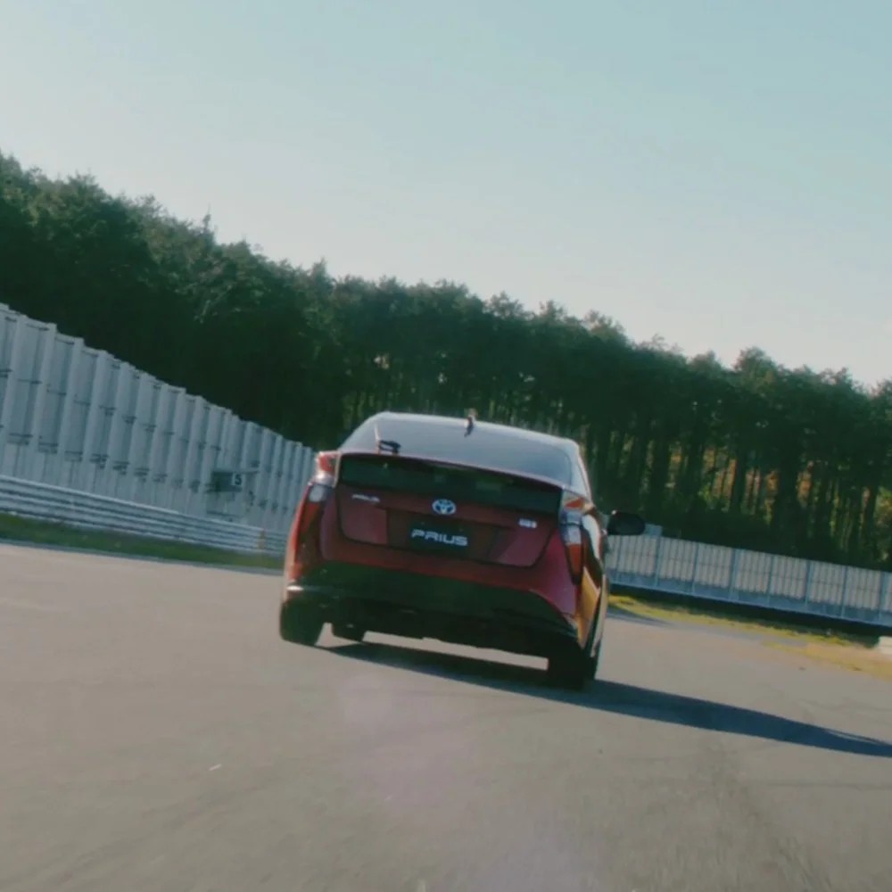 CM "TOYOTA PRIUS" (2016)