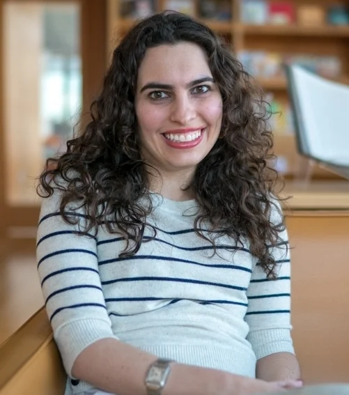 Ali Nicklas, Founder and President, Different & Able anicklas@differentandable.org www.instagram.com/differentandable