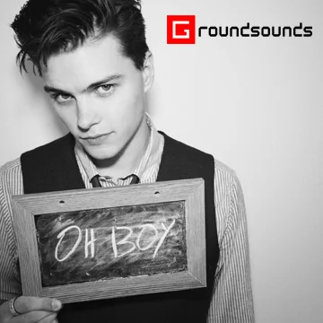 Oliver Kennan leads his band through "The One" in new music video at Groundsounds