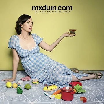 Alex Lilly is named by mxdwn as the Best New Artist of 2022