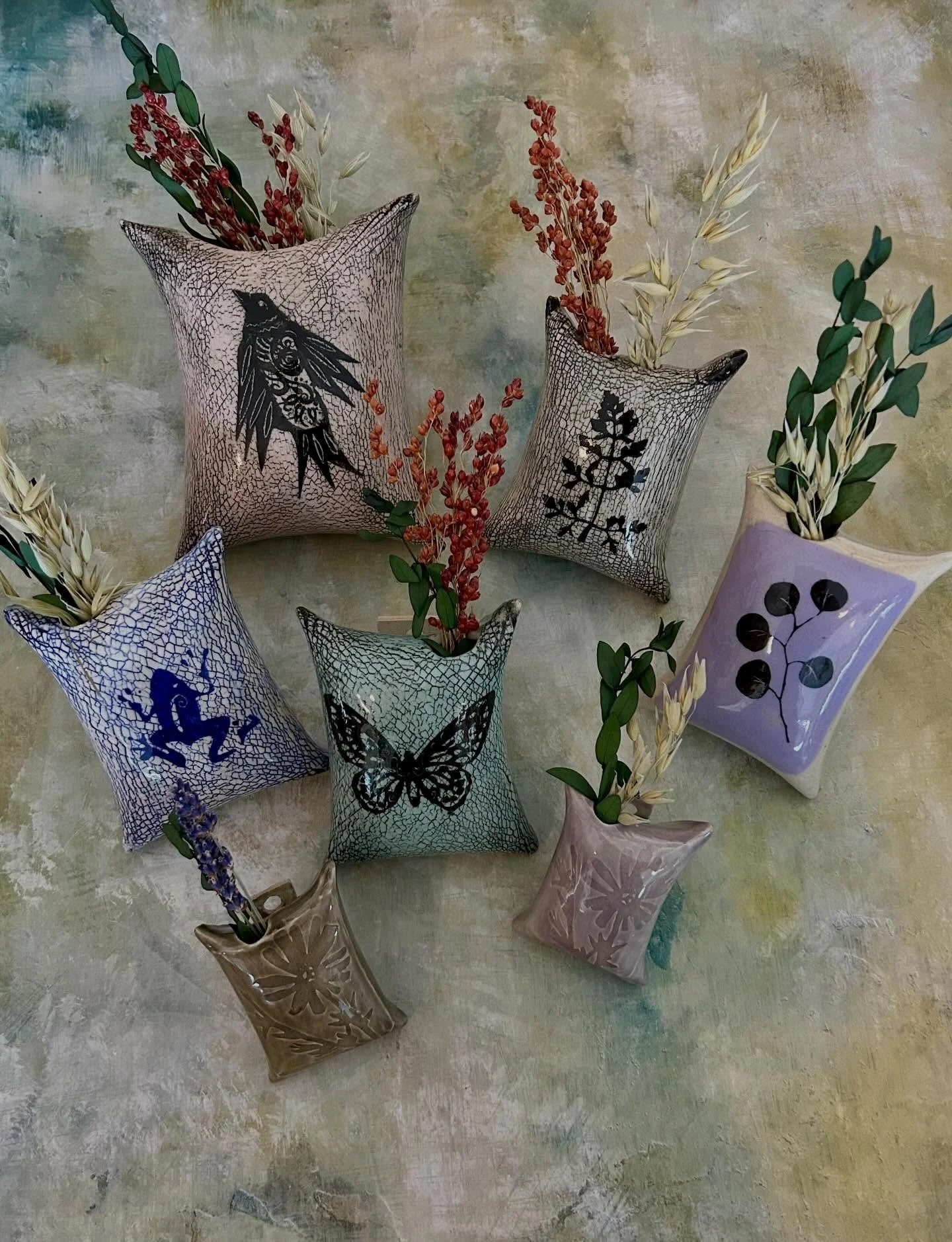Check out this beautiful new batch of wall pillow vases by the talented @jen_kenneyvt which are now available at the gallery! These vases can also hold water for fresh flowers - such a sweet addition to any wall space.