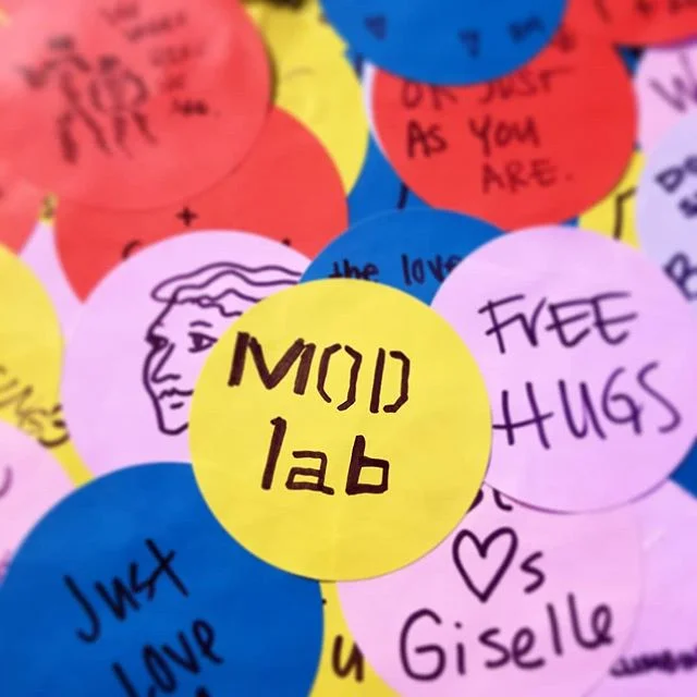 The smallest exhibition at the @wndrmuseum 🤫 #modlab #wndrmuseum #art #kusama #experiential #yellow #haha