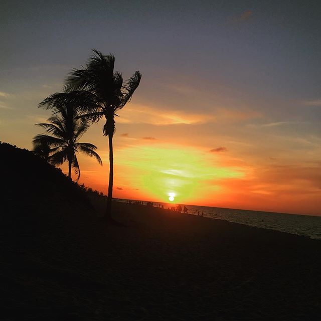 There is nothin we love more than a summer sunset on the Cuban beaches. #bphcuba #summer #sunset #cuba #havana #beach #beachday #atardecer #travelphotography #lahabana #visitcuba #beachsunset #sunsetbeach #summersummer #travelcuba #travelblogger