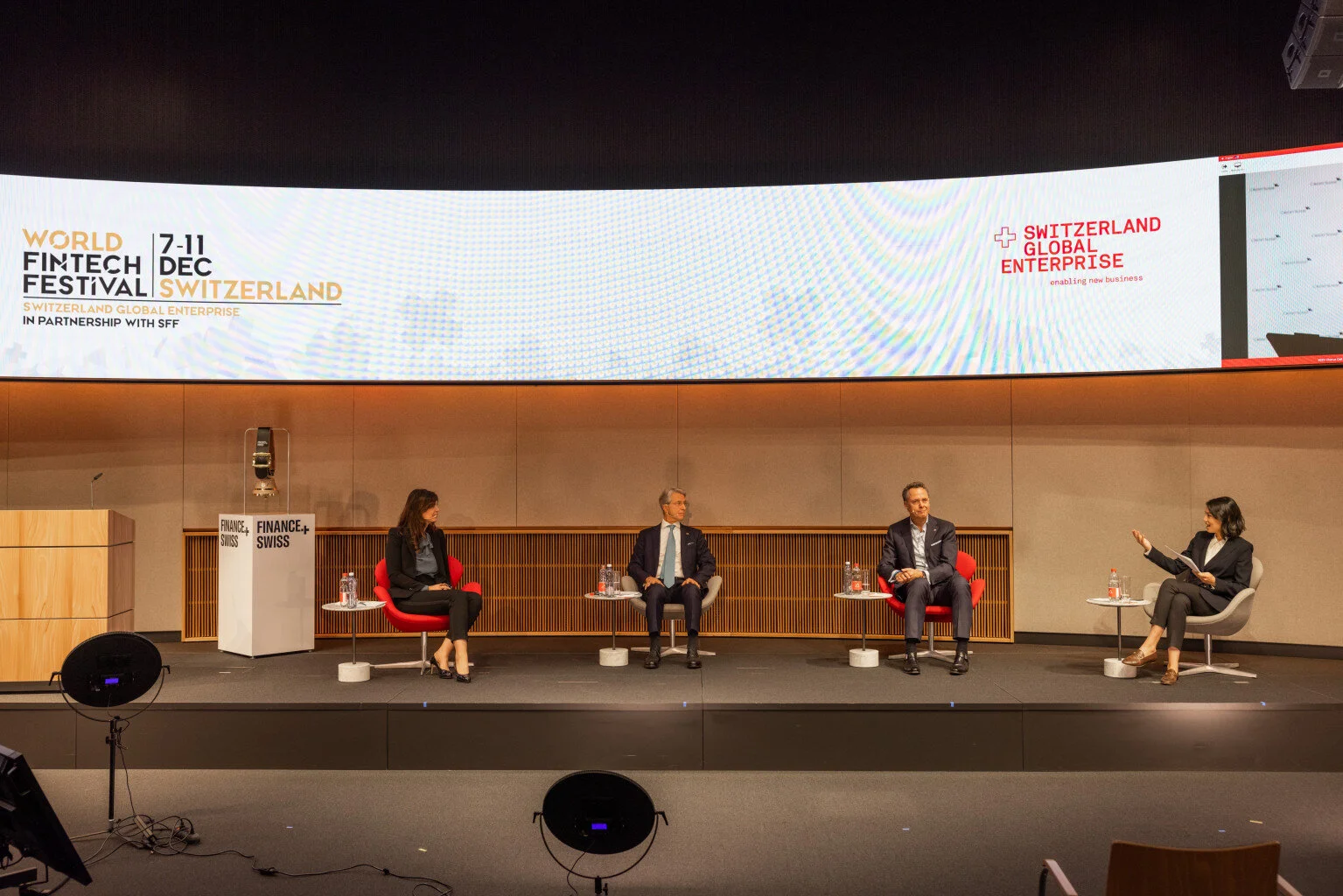 201207 finance.swiss panel 1.jpg