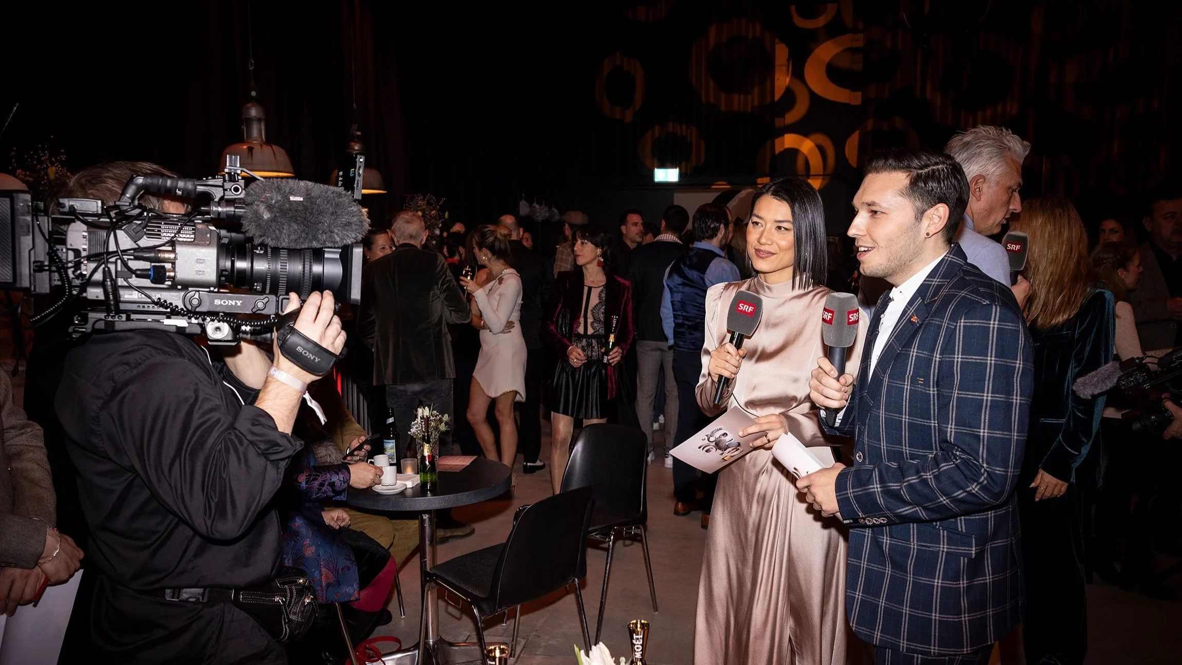 240120+G%26G+Awards+Joel+Tanya+behind+the+scenes+by+Gian+Vaitl.jpg