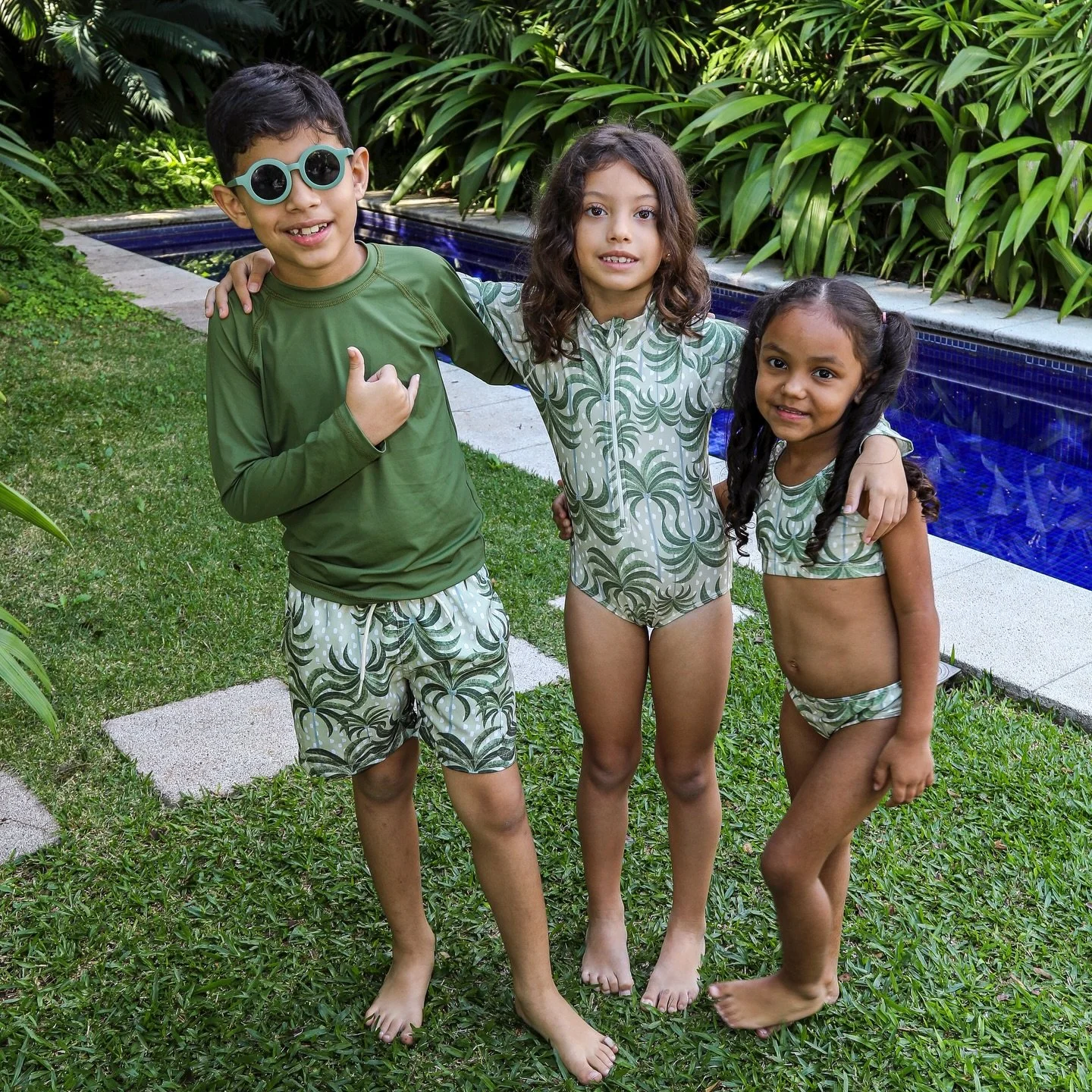 Designed to move, play, and shine under the sun 

Our swimwear for kids brings coordinated looks for boys and girls, combining swim trunks and rash guards with comfort, style, and freedom. From matching sets to thoughtful accessories, every detail is