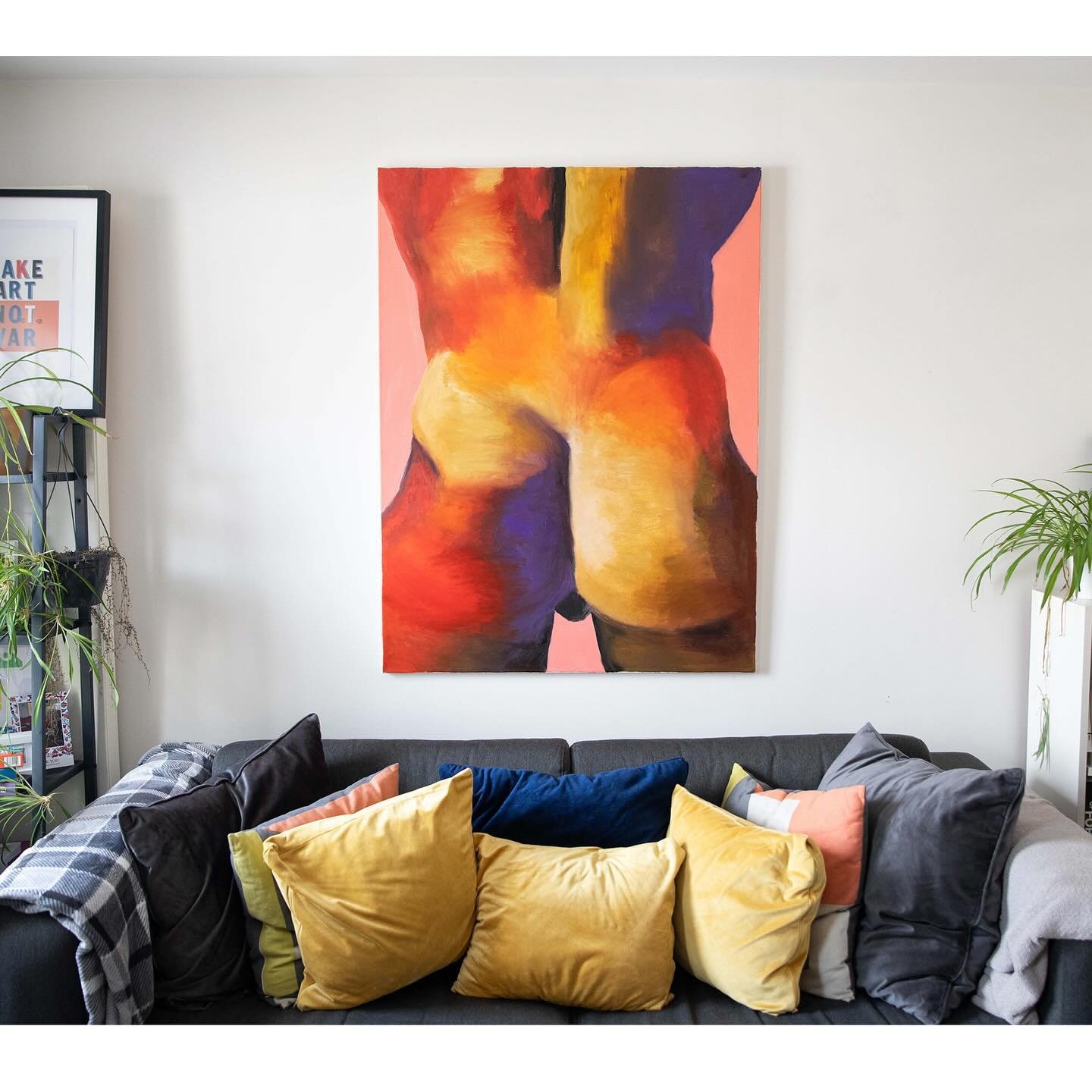 Thanks to @saatchiart for sorting the sale of my super butt &lsquo;Goldie&rsquo; painting which has been shipped to New York
Thanks to @tjclarke12 for hand making the wooden box 
Pic 1 &amp; 3 by @fh_photos 
.
.
(Goldie is from my Great Wall of BUMS)