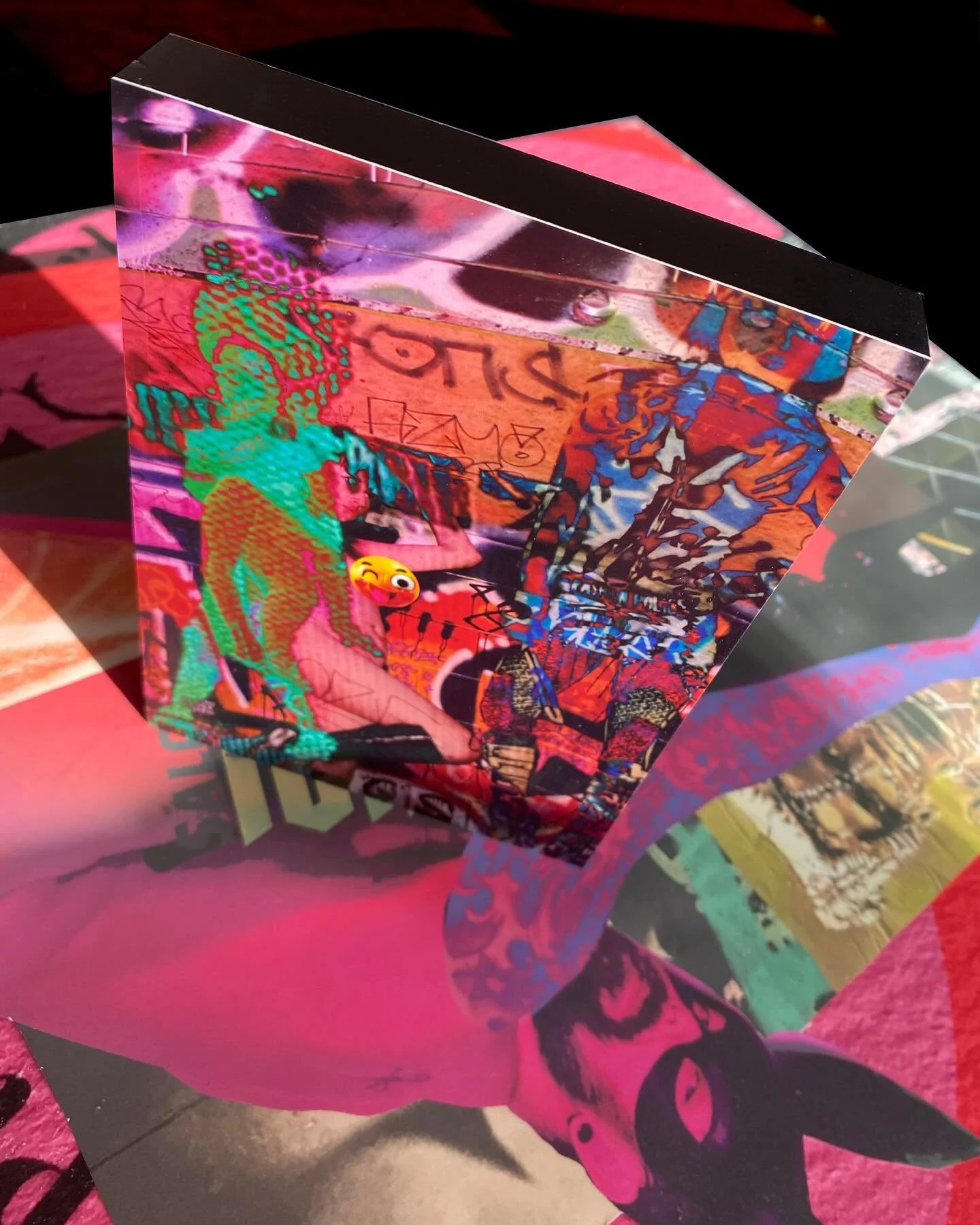 Will be at the underground market in Newtown this Saturday 9am-2pm.. have some sexy prints & this bloc mount print of #carmenrupe traffic light realness..come say Hi.. 16 mein St, Newtown.. opposite the hospital #tartcards #peepshow
.
.
.
#wellin