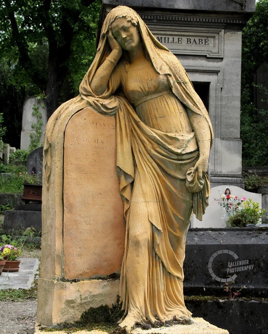 Waiting for Friday like... #paris #waiting #tgif #photography #travel #travelgram #travelculture #adventure #adventuretime #adventurer #adventurerider #travelphotography #travelling #photographer #travelphotography #photooftheday