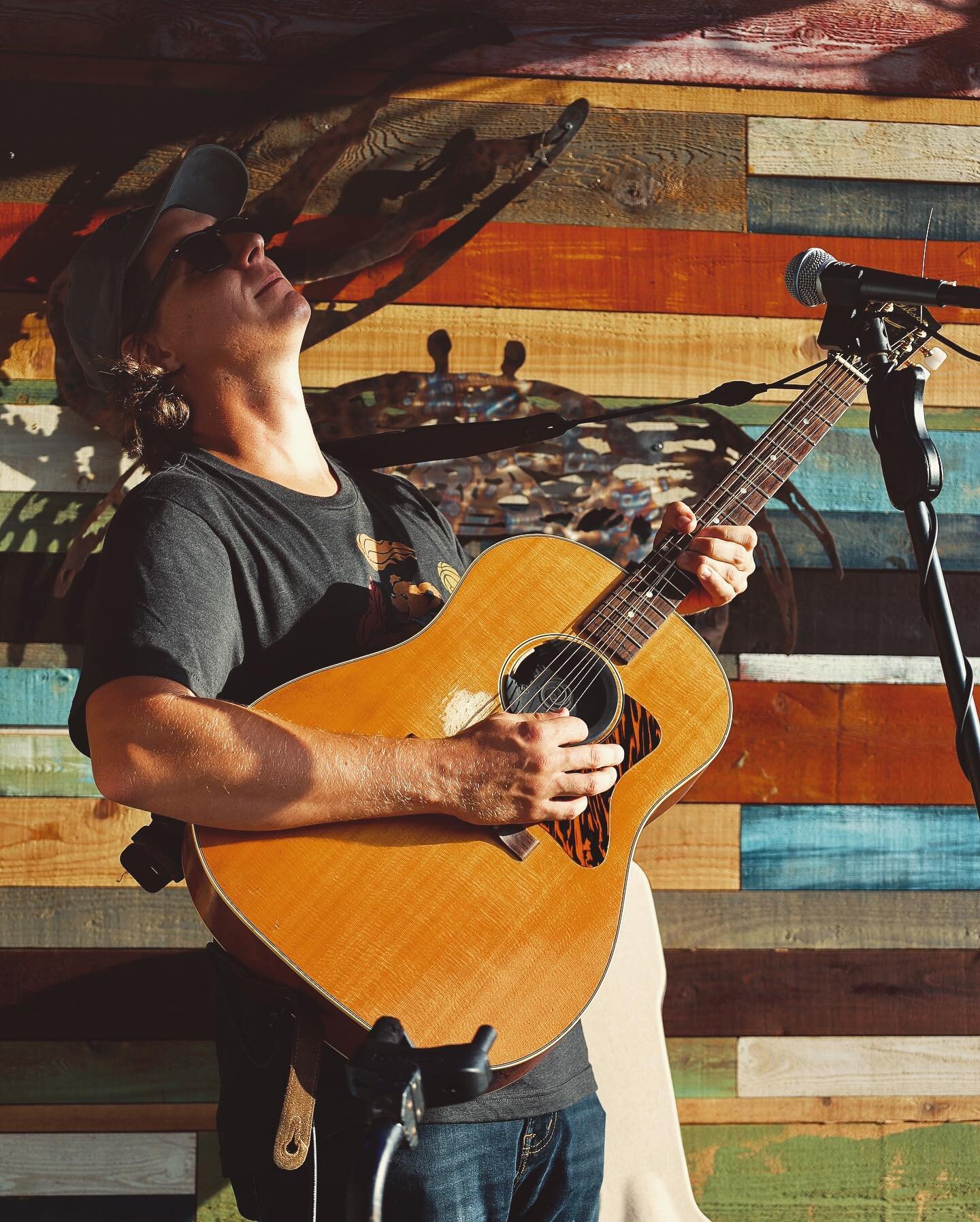 OLD TOWN, FL 📍
__
Friday (07/16):
@suwanneebellelanding
6 - 9 PM
__
jammin&rsquo; by the river tonight 🌊 
__
📷: @postmirtam 

&bull;&bull;&bull;&bull;
#houstonkeen #music #musician #fl #flmusic #flmusician #livemusic #soundcloudrapper #oldtownfl #