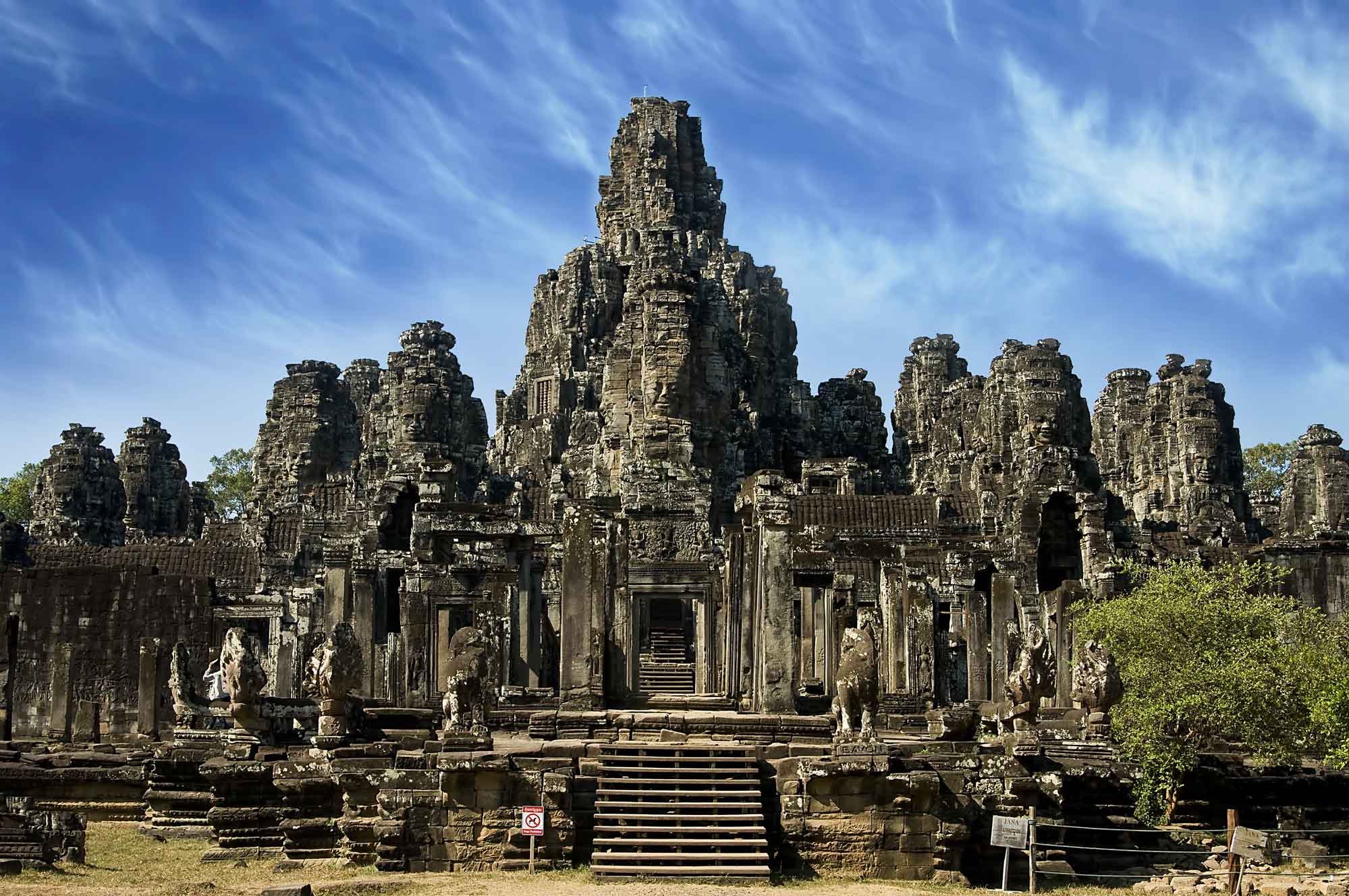 Малайзия камбоджа. Ангкор Камбоджа. Храмы Камбоджи Анкорват. Ангкор-ват храмовый комплекс. Ангкор-ват ("город-храм") Камбоджа.