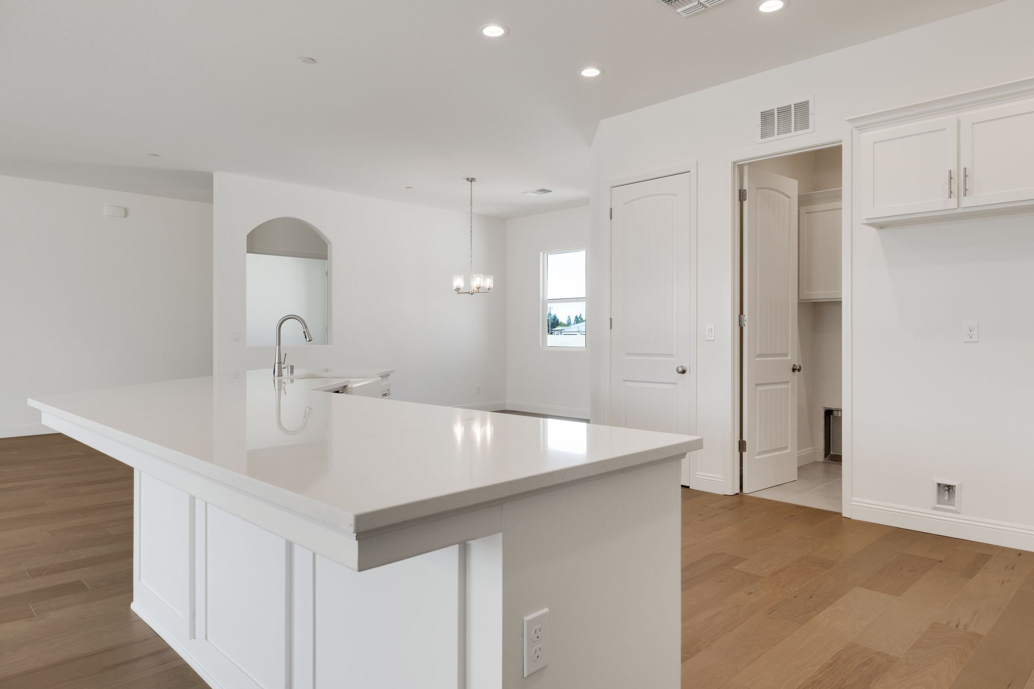 22-web-or-mls-7508-ruthburg-wy.jpeg