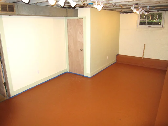 Bsmt1.jpg