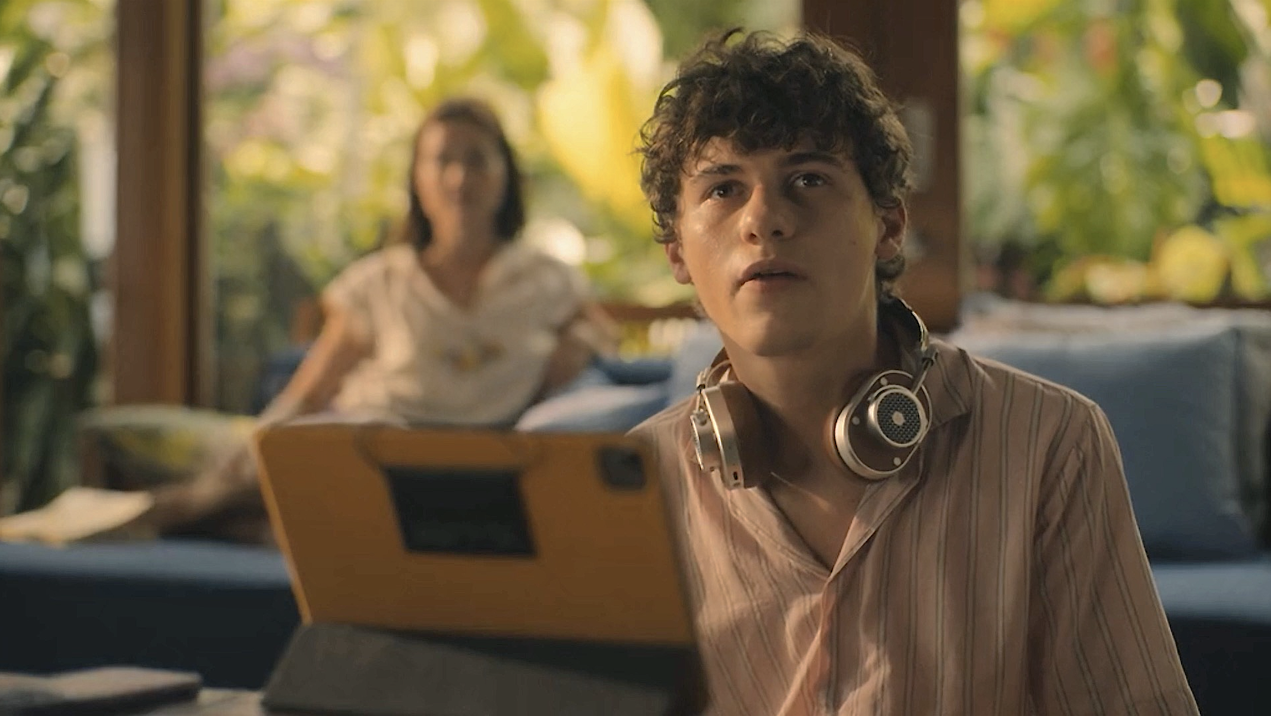 MASTER &amp; DYNAMIC - THE WHITE LOTUS