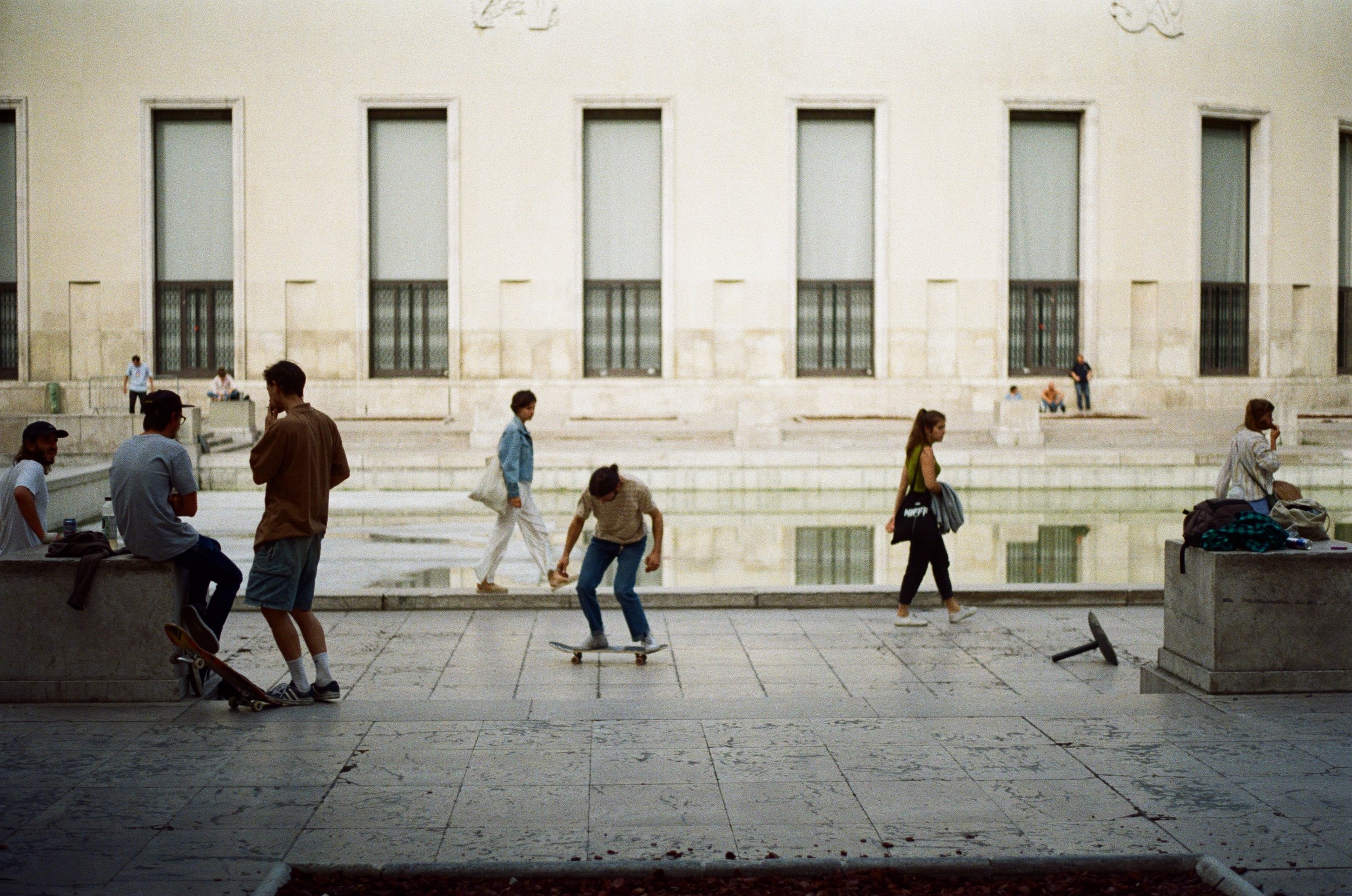 Skateboarders of Paris