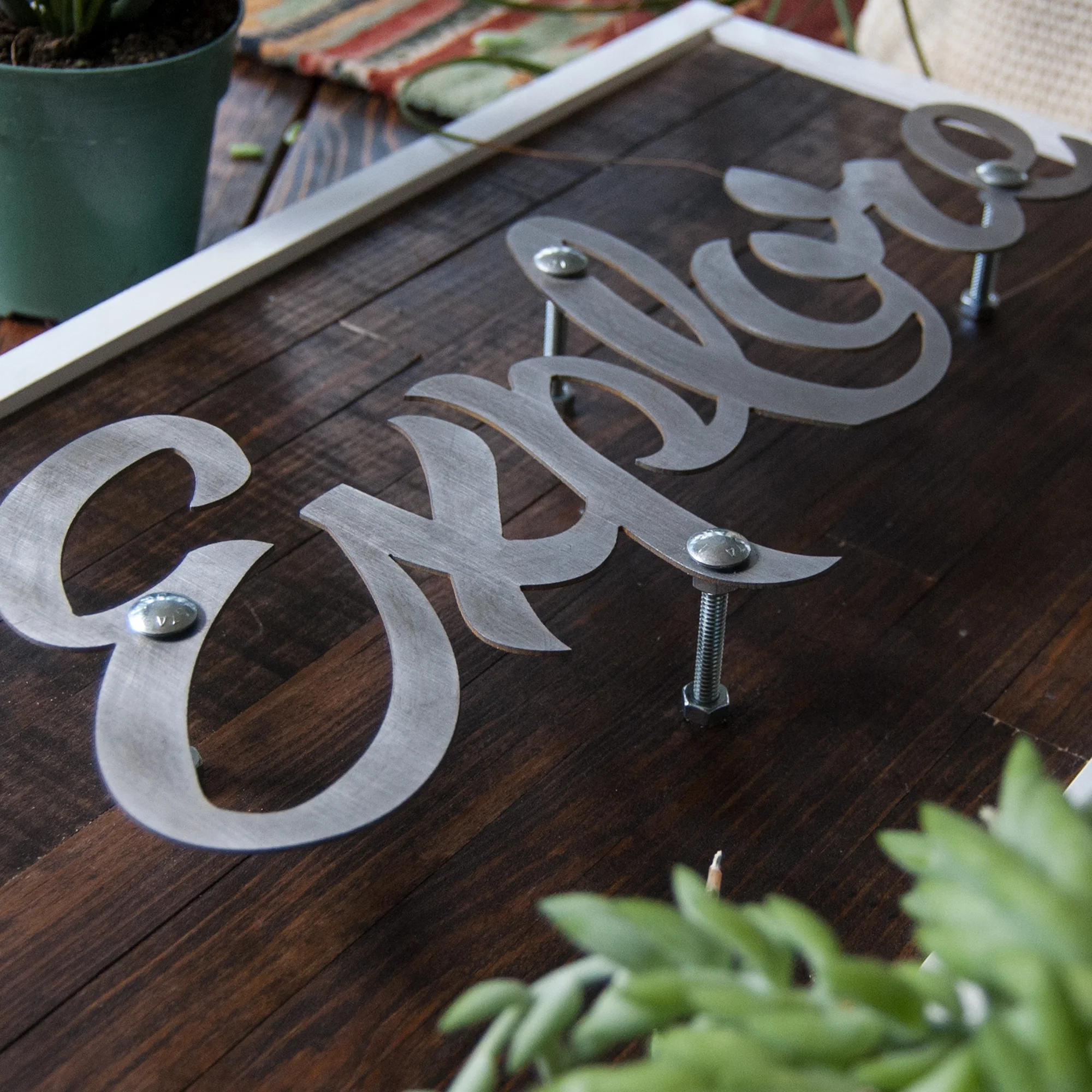 VS.BC.ExploreSign.Brown.Angle.01a.jpg