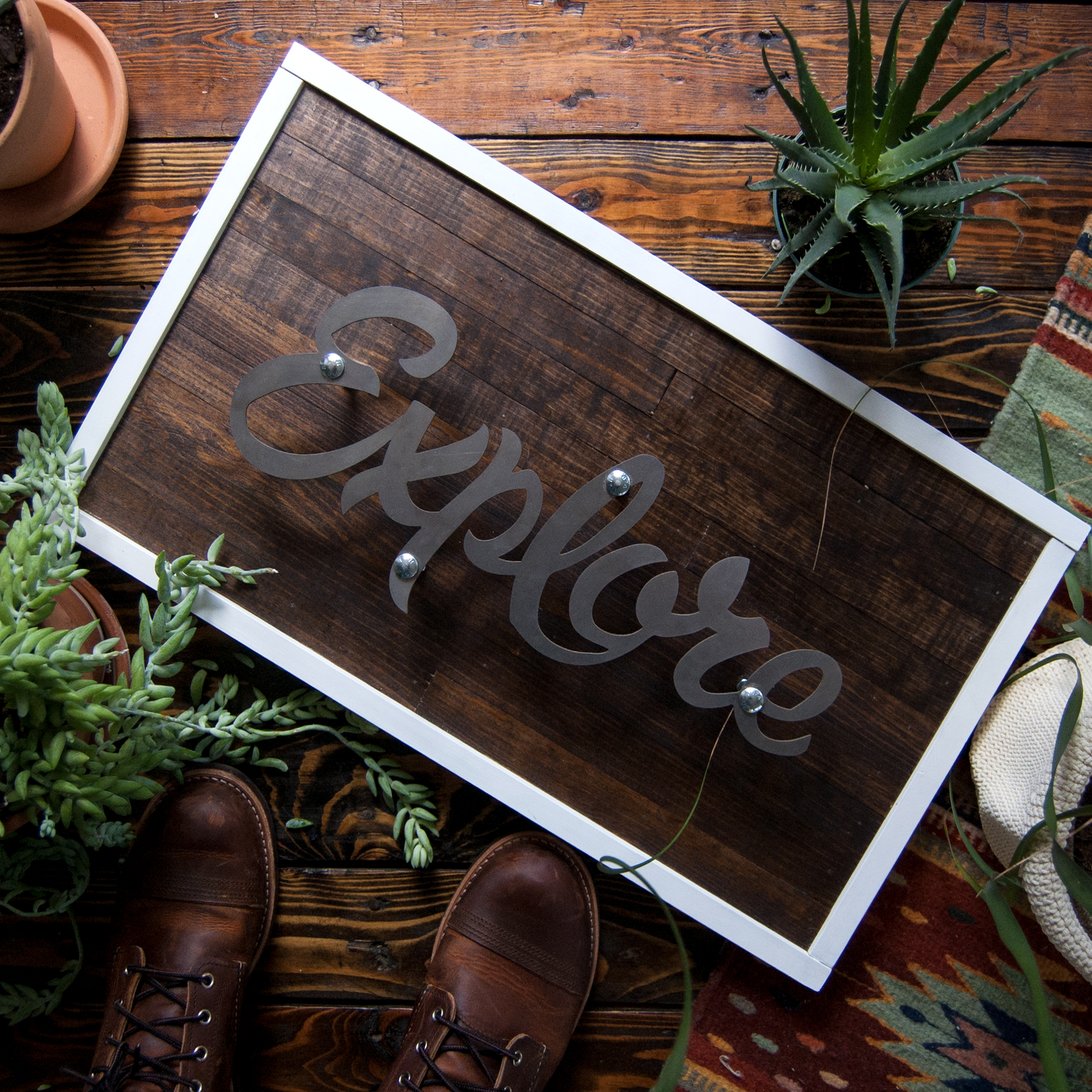 Explore Sign (Chocolate Brown)