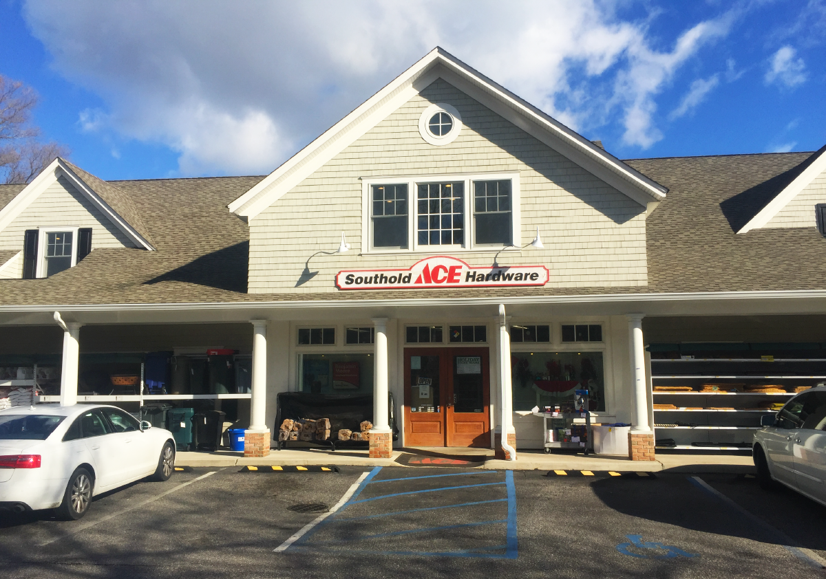Southold Hardware Store 2017-01-03-7.png