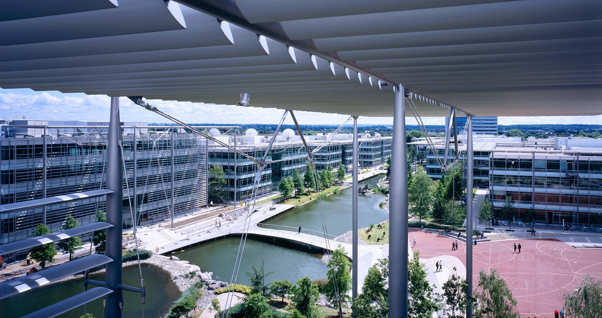 Whilst at Rogers Stirk Harbour + Partners, Neil Southard a project lead for the masterplan and buildings constructed at the Chiswick Park business park