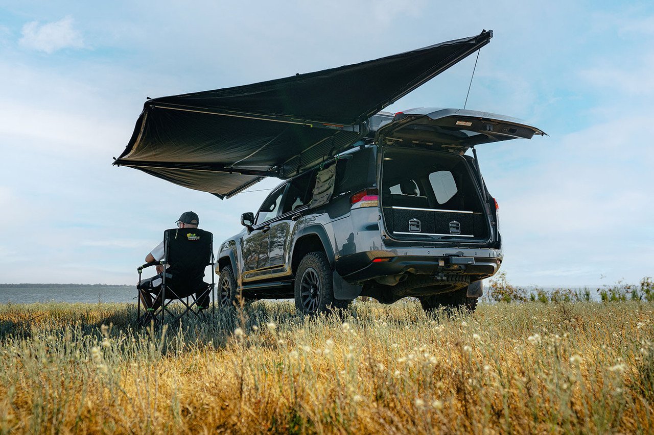 Ironman_4x4_IAWN180_DeltaWing_180_Degree_Awning_2_1500x1000__71506 (1).jpg