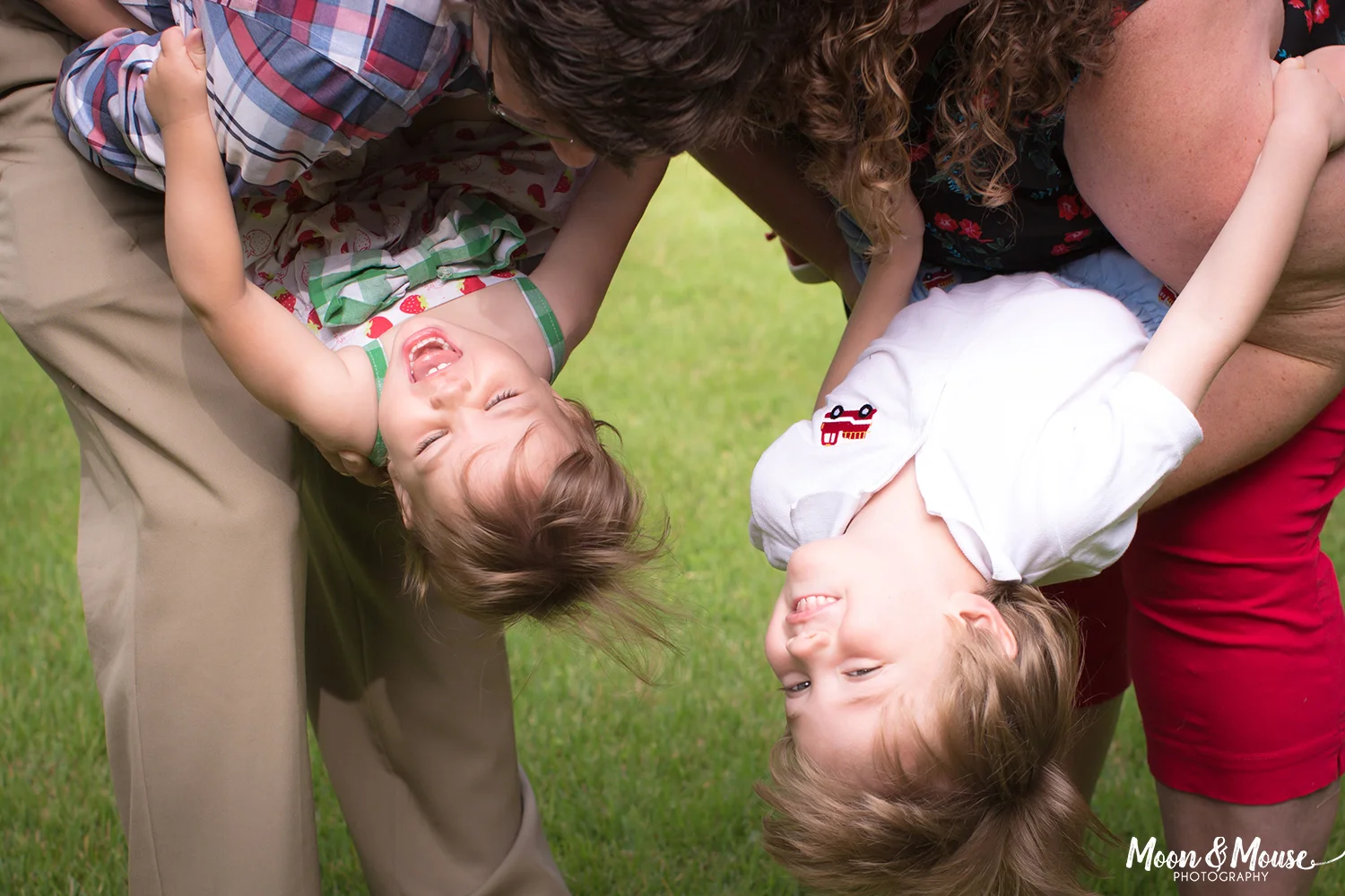 Fun Kids Siblings Photography Peachtree City, Newnan, GA. Family Session at their House.