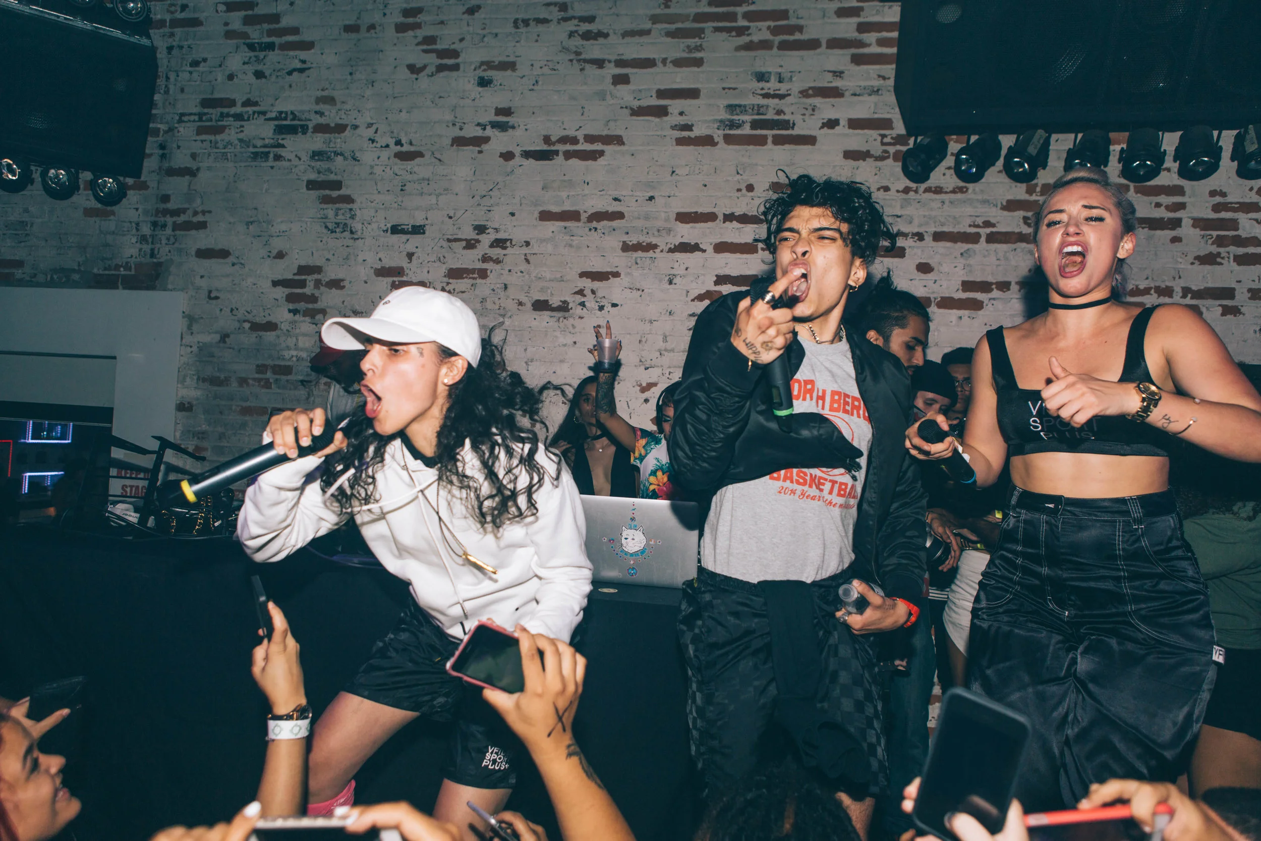 070shake2.jpg