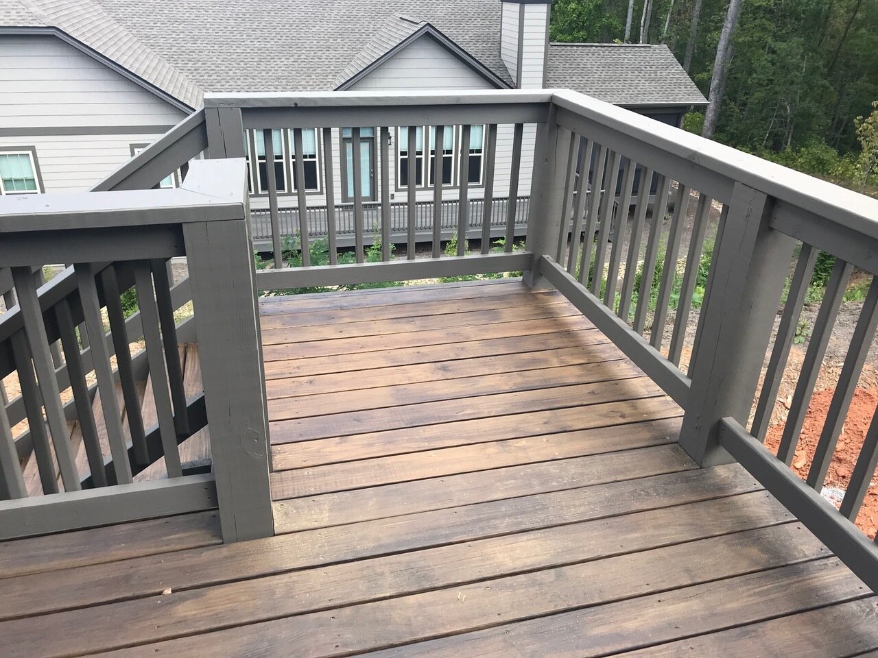 Semi-solid Deck Stain