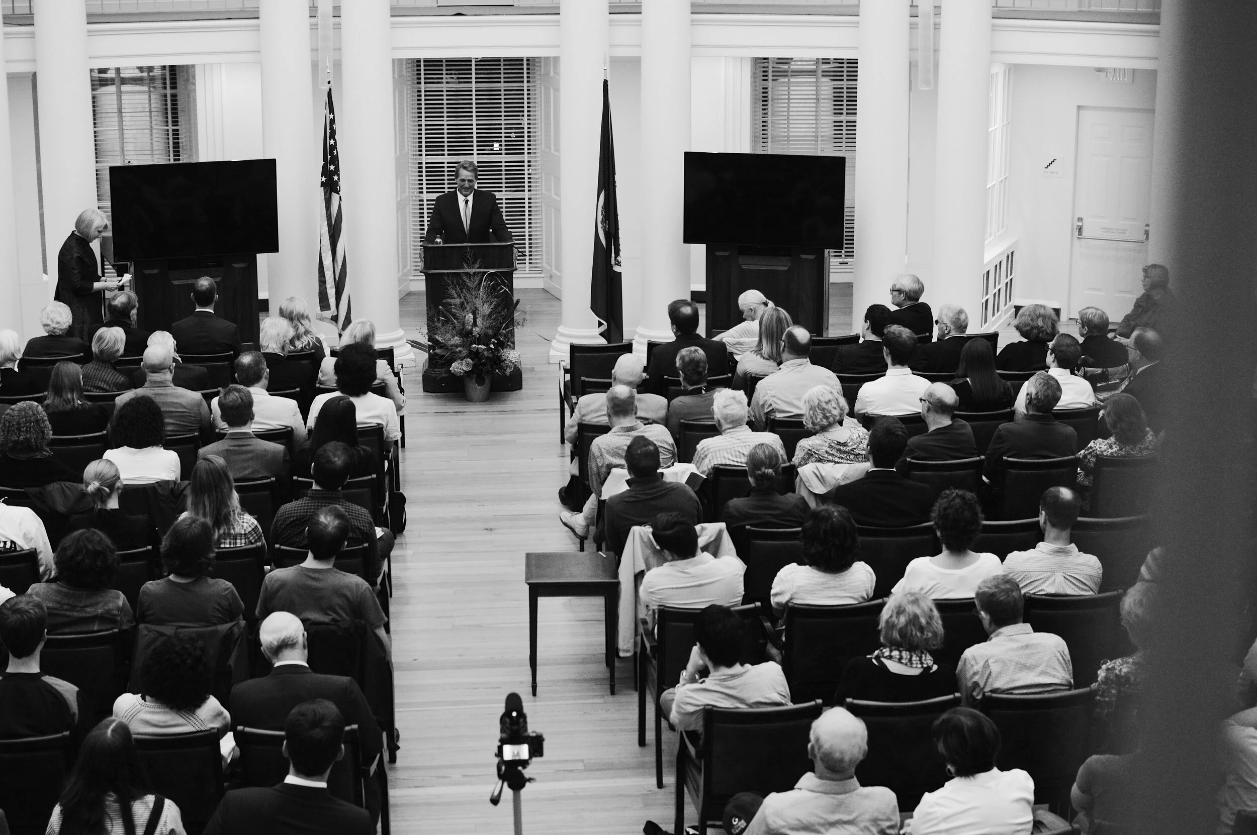 Retired Senator Jeff Flake delivers his lecture on civility in public discourse in the Rotunda Dome Room. Photo Credit Michael Schmid ‘21.