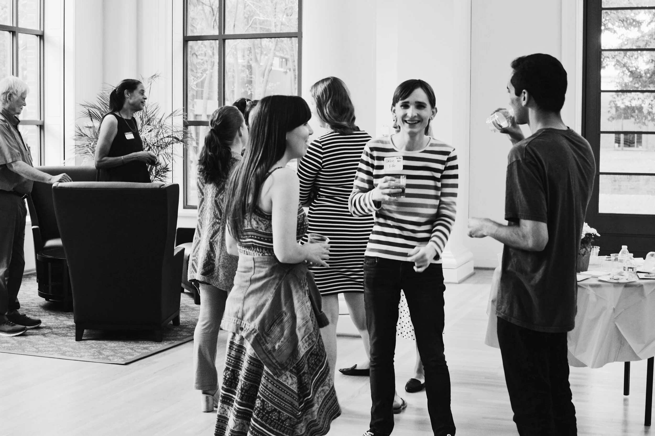 Students and faculty mingle at VLW’s wine and cheese night in Caplin Pavilion. Photo Credit Kolleen Gladden ‘21.