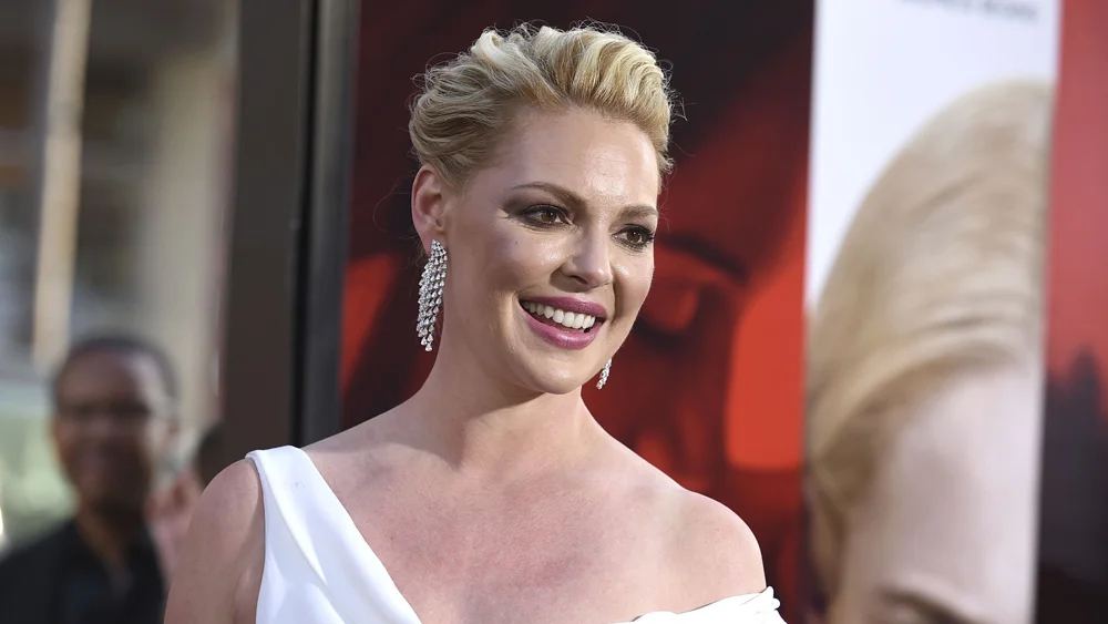 SPOTLIGHT ON: FIREFLY LANE I'm a KEEN BEAN! We're so excited to start working on the script clearance reports for Netflix 's FIREFLY LANE! We're huge Katherine Heigl fans and we cannot wait to see her shine. Firefly Lane is based on Kristin Hannah 's novel of the same name. Heigl will also Executive Produce the series alongside a team of awesome female creators such as Maggie Friedman who will serve as show-runner.