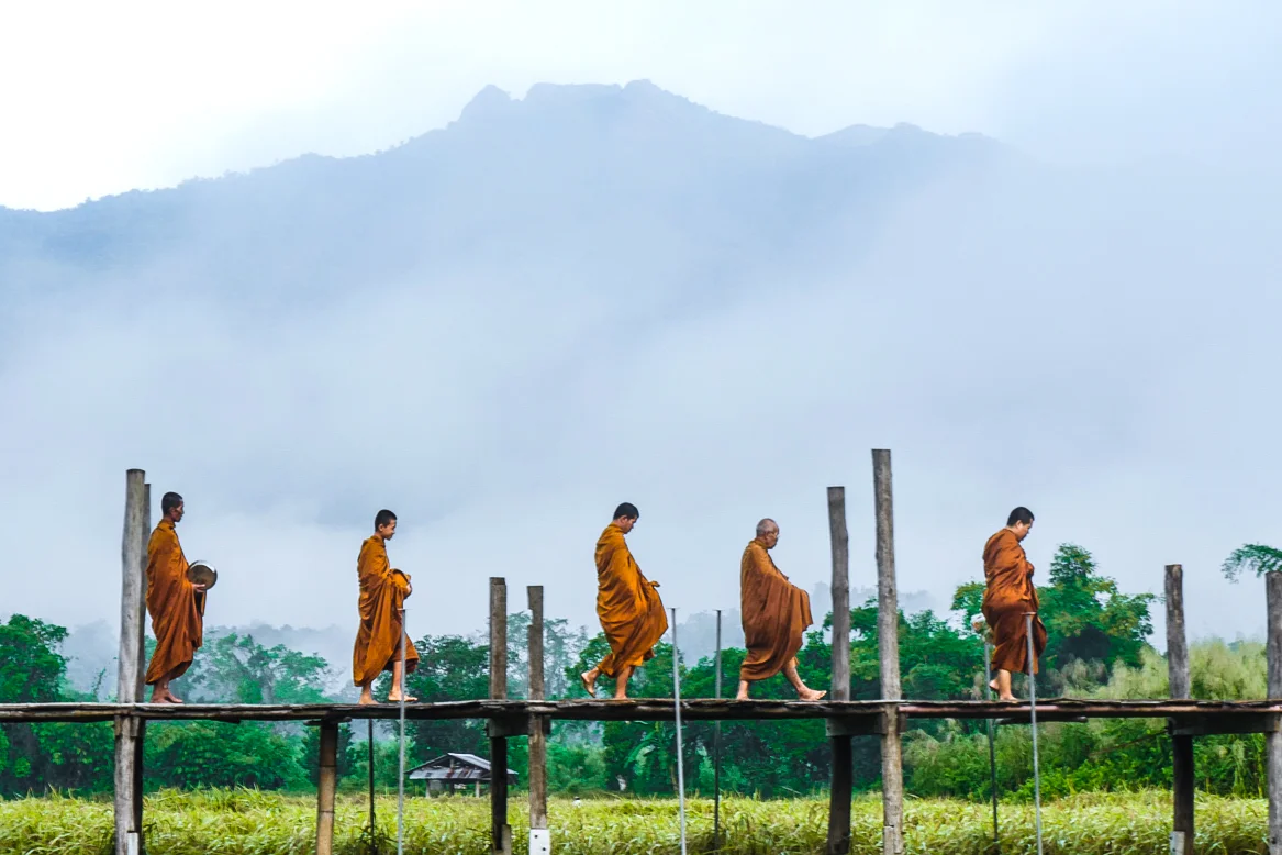 2012 - Thailand Monks