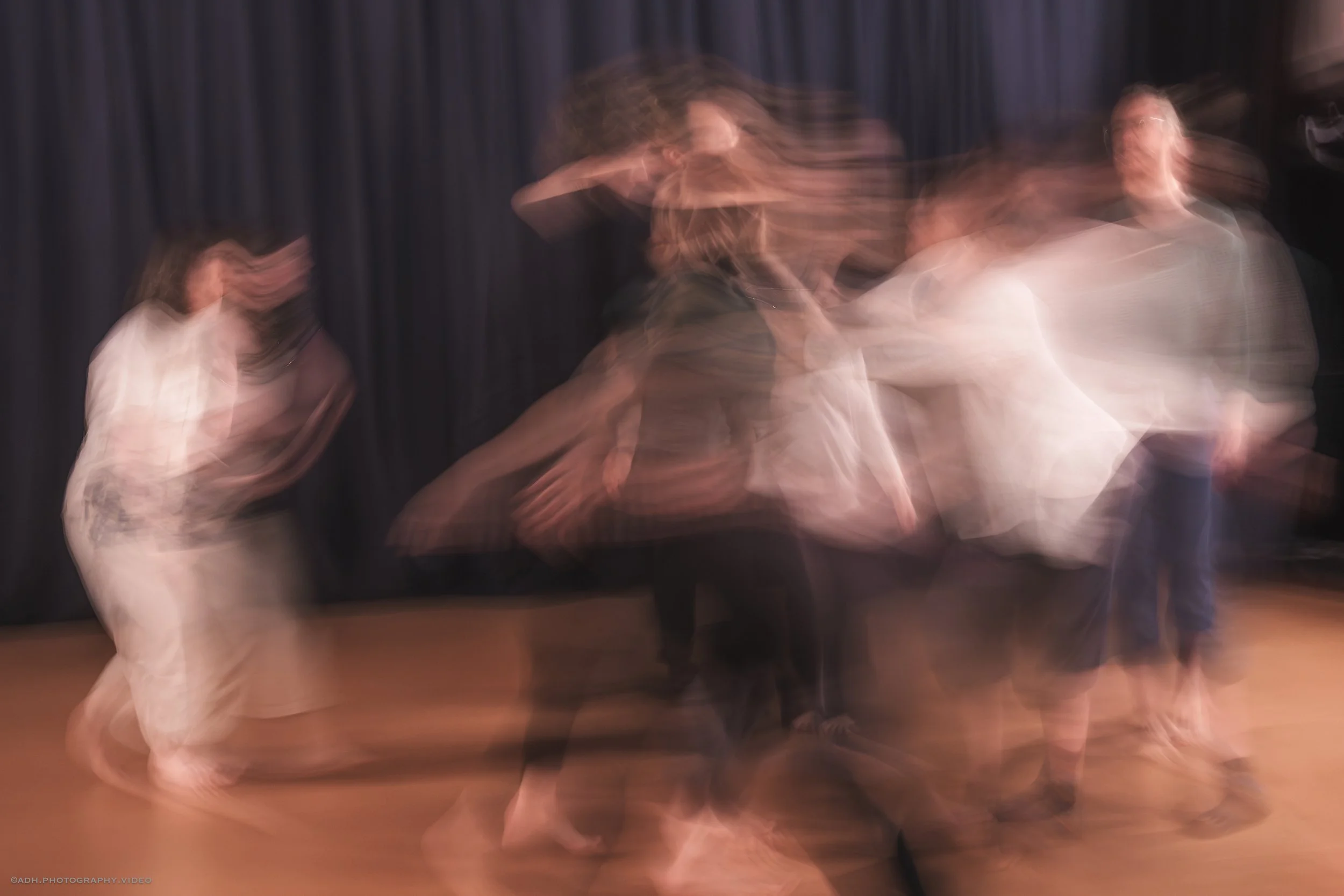 Dancing With Ghosts / A series of classes in dance improvisation 