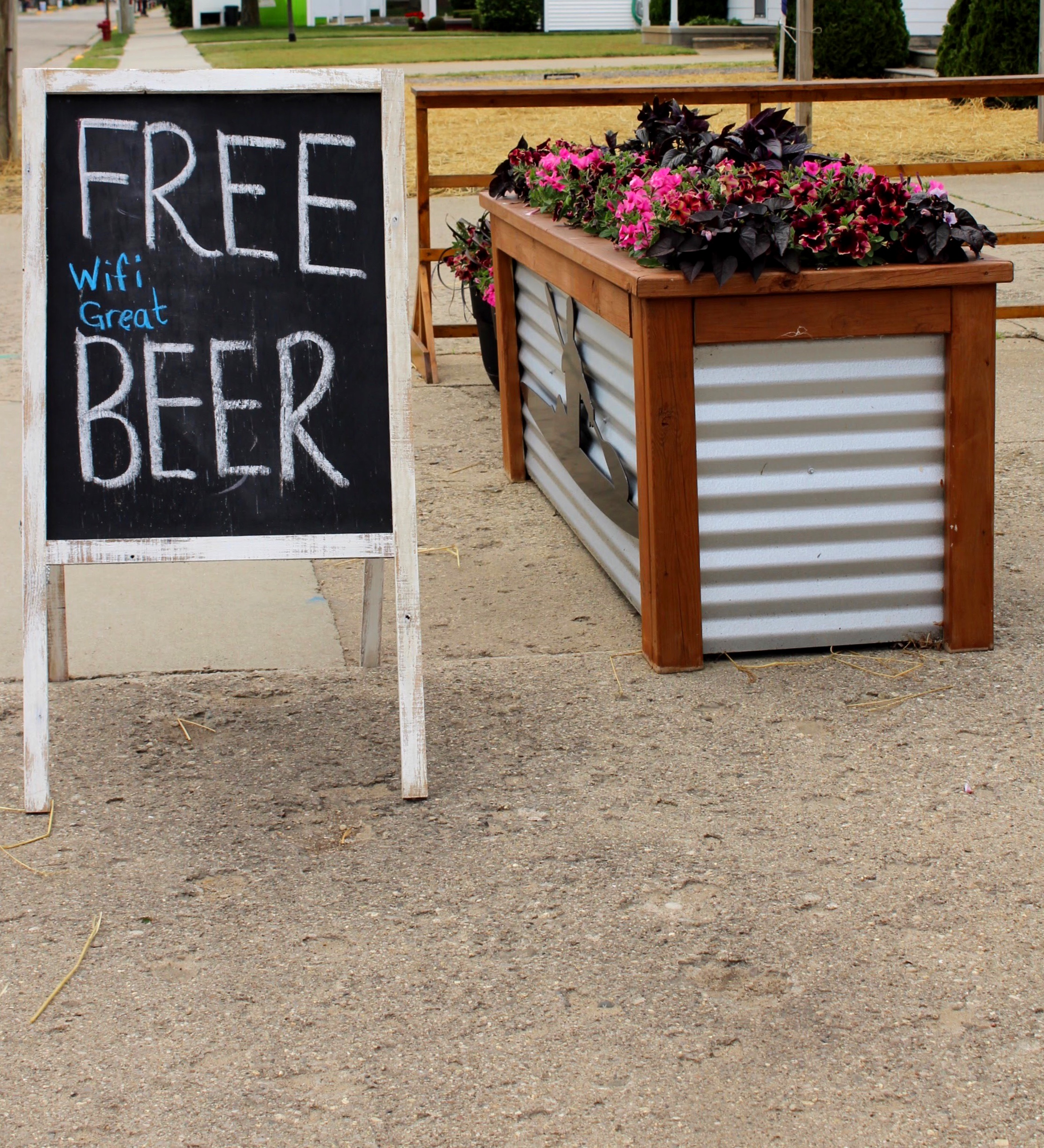 Pak Backyard Cafe / Michigan Great Lakes / Port Austin Michigan / Michigan Brewery 
