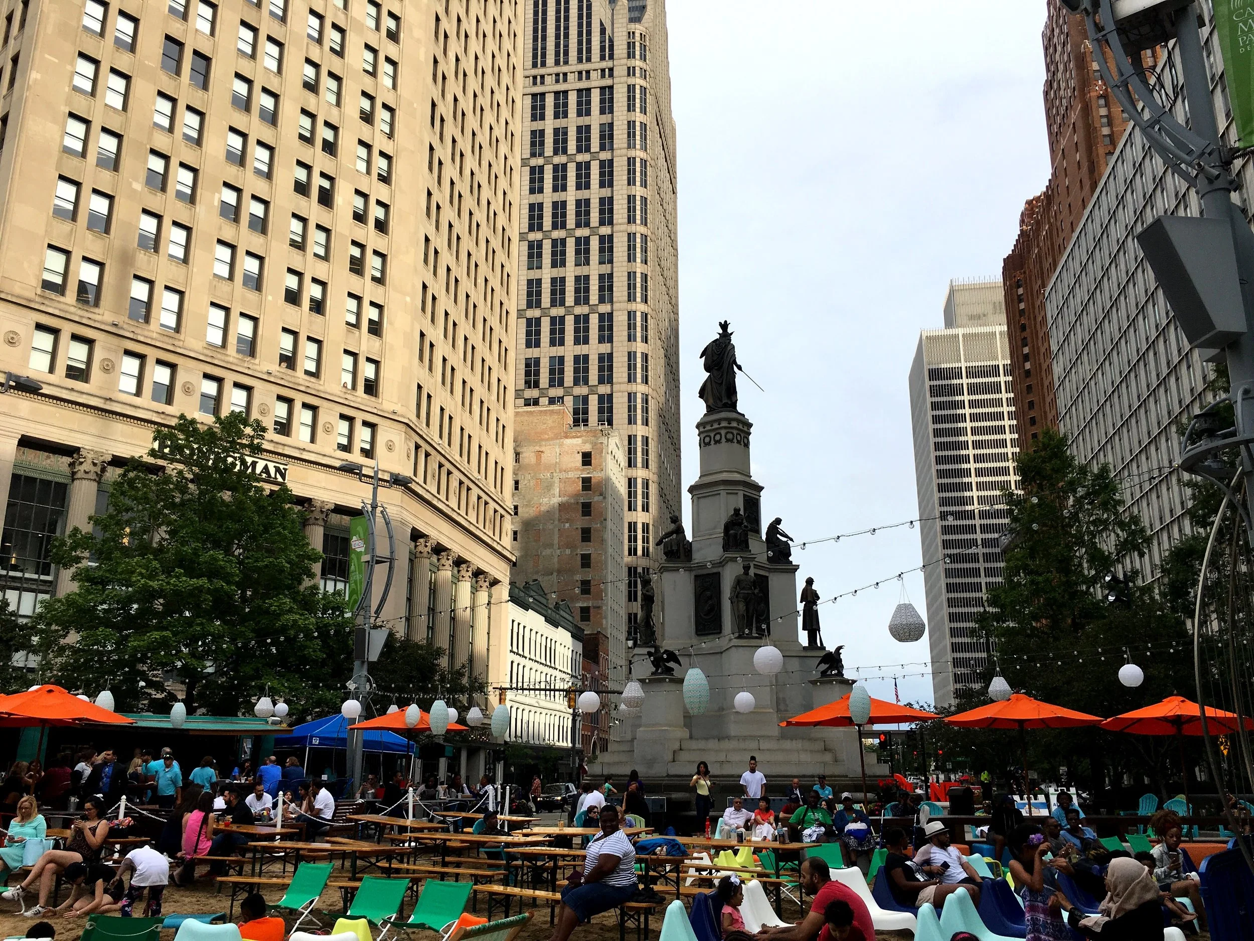 The Fountain Detroit / Downtown Detroit, Michigan / Beach 