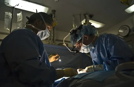 doctor-ee3cb40821_340.jpg