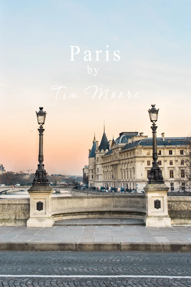 The street of Paris are always a good idea for a romantic and elegant photo session with the talented photographer Tim Moore