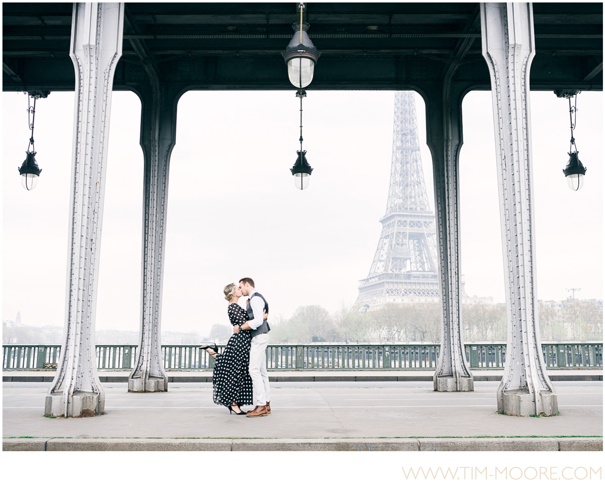 Paris Photographer - wedding photographers celebrating love in Paris with a photo shoot