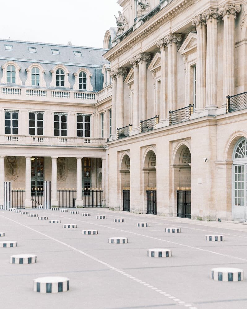 So nice to have this parisian spot for yourself (in the afternoon, the place is generally full of children playing in the courtyard)
.
.
#pariscorner #parisian #palaisroyal #royal #palace #privilege #parisphotography #parisphoto #parisphotographer #p