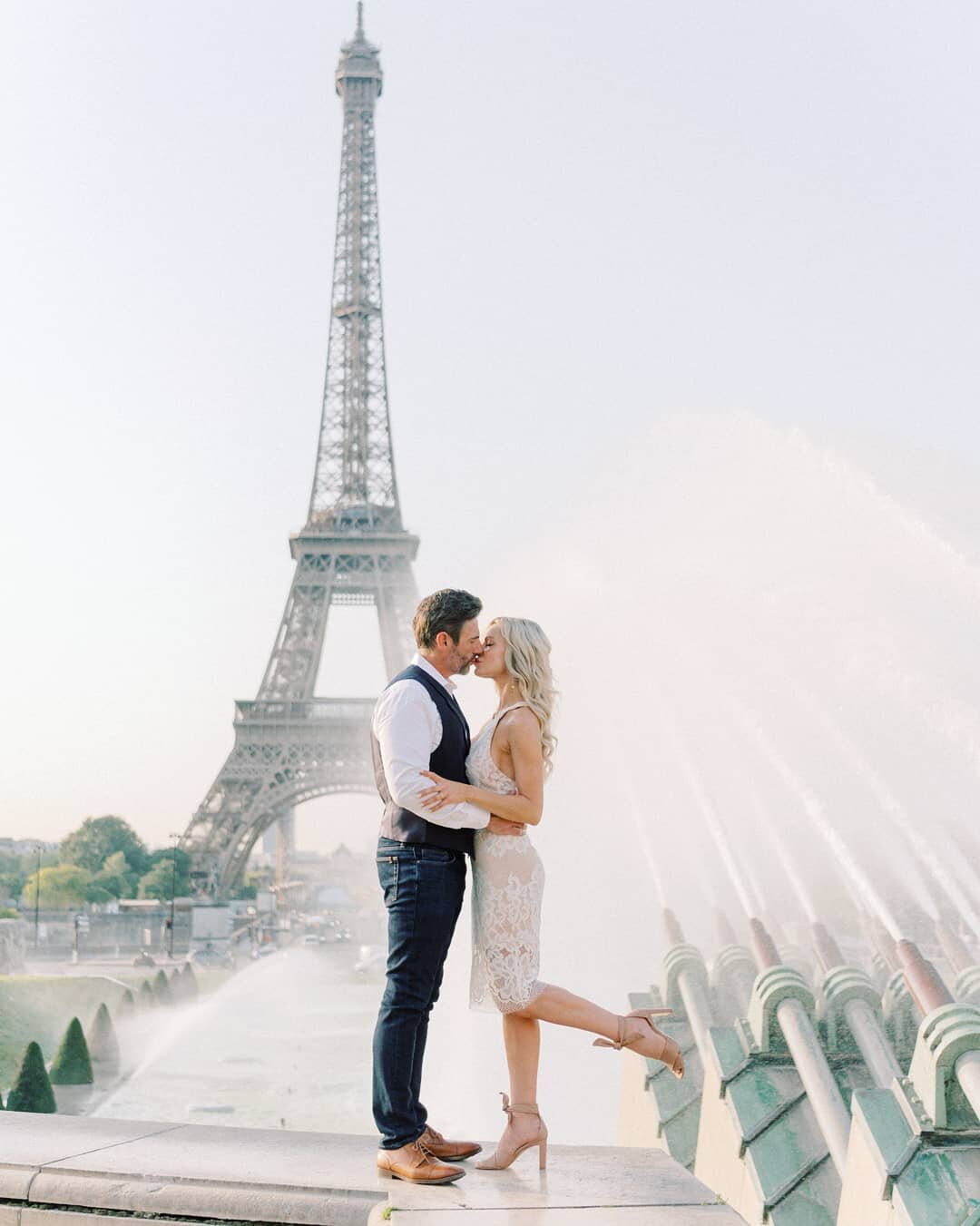 Could it be more Fabulous than this?
.
#timmoore_lovestory
.
.
#parisphotographer #honeymoon #celebrate #loveisall #paris #france #eiffeltower #eiffel #amour #jetaime #photographerinparis #parisphoto #magic #wonderfulplaces #parisjetaime #parisjetado