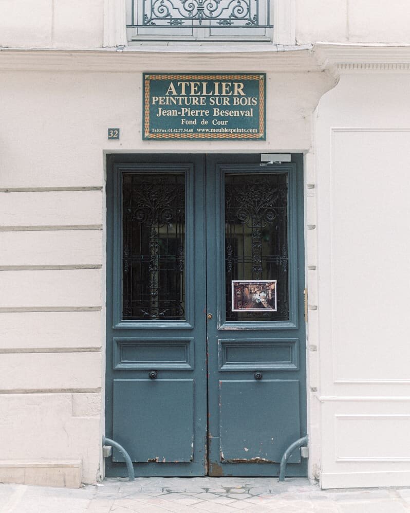 Let's open that door again

#paris #doorsofinstagram #parisphotography #parisphotographer #open #openup #door #doors #back #france #hodor #darlingescapes #justgoshoot #sidewalkerdaily #mashpics