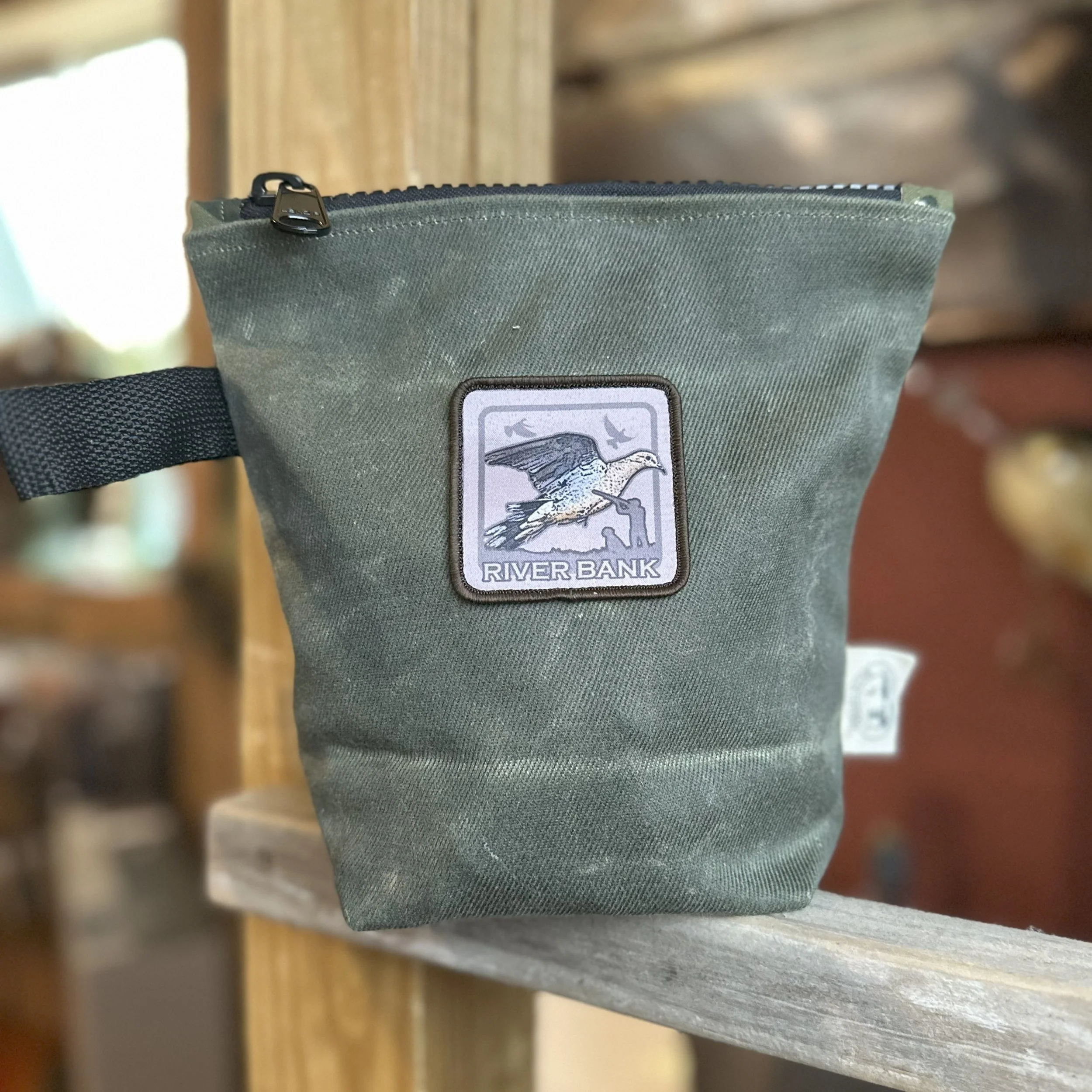 Dove Waxed Canvas Shell Bag