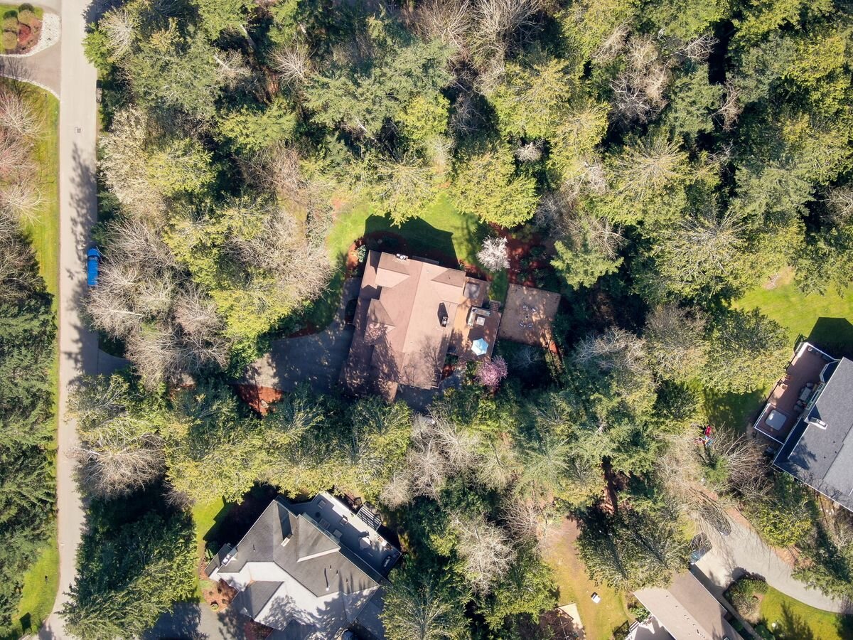  Hidden Cove Estates is a 62-home master planned neighborhood with quiet curving lanes and cul-de-sacs. All of the homes are sited on acre +- parcels that have wonderful privacy buffers and the entire neighborhood is surrounded by acres of protected 