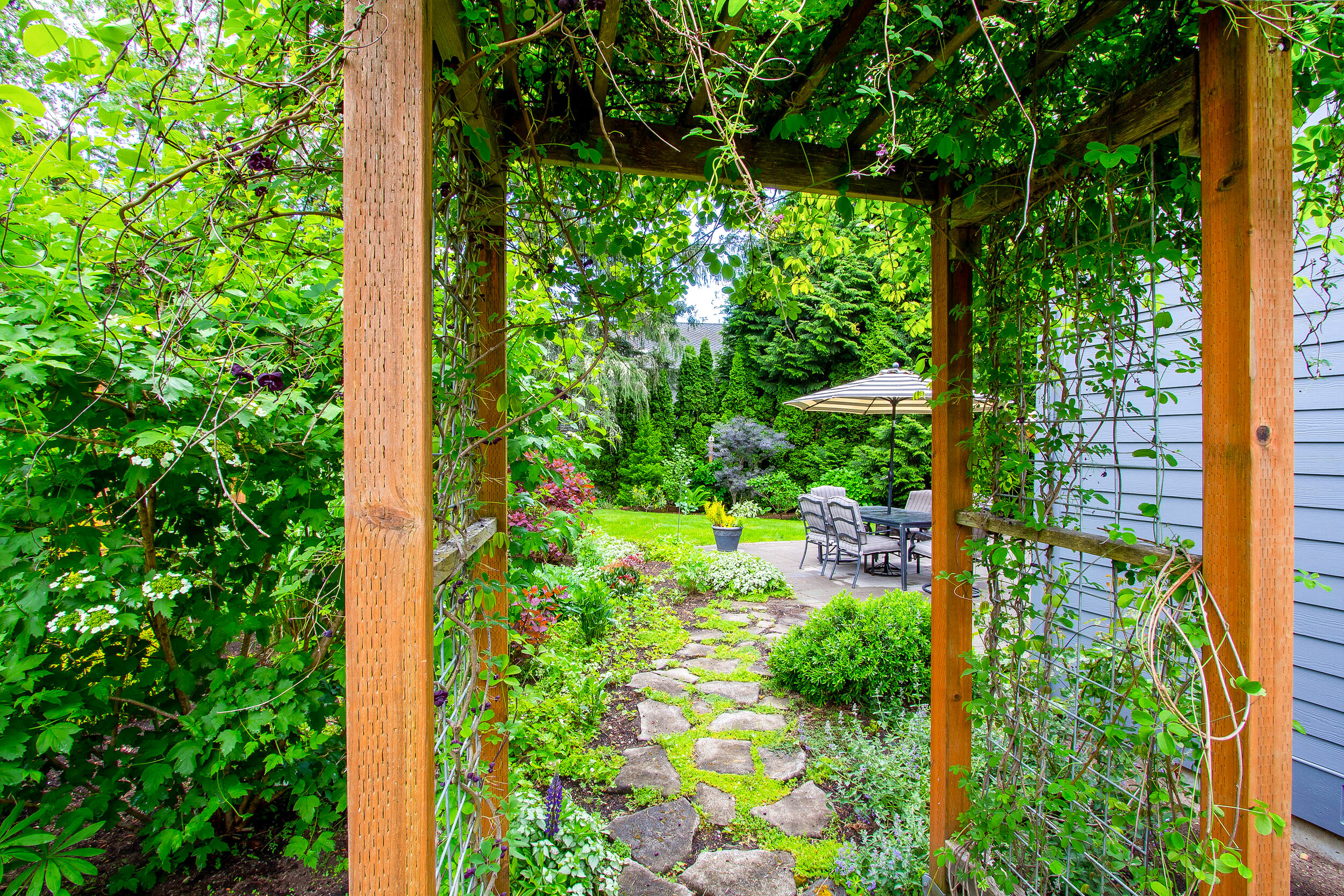  Indulge in the intricate landscaping as the garden comes into full bloom from spring through summer.&nbsp; 