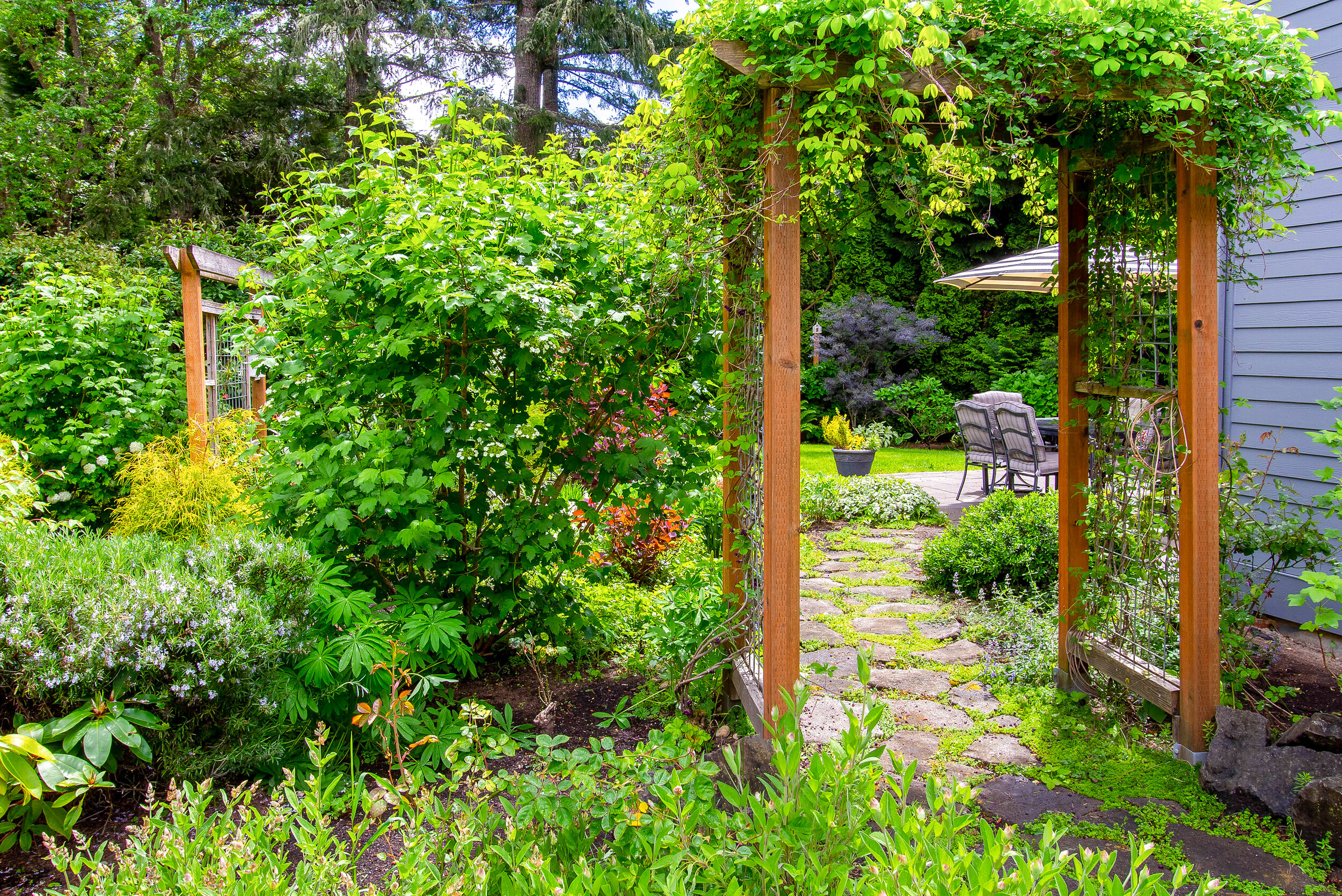  Indulge in the intricate landscaping as the garden comes into full bloom from spring through summer.&nbsp; 