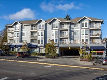 300 NE High School Road #400, Bainbridge Island | $415,000 | Buyer Represented