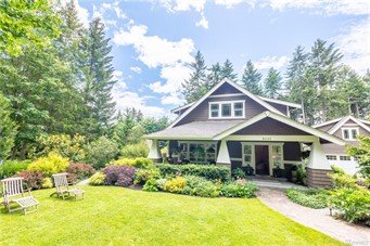 9685 NE Beachcrest Drive, Bainbridge Island | $1,135,000