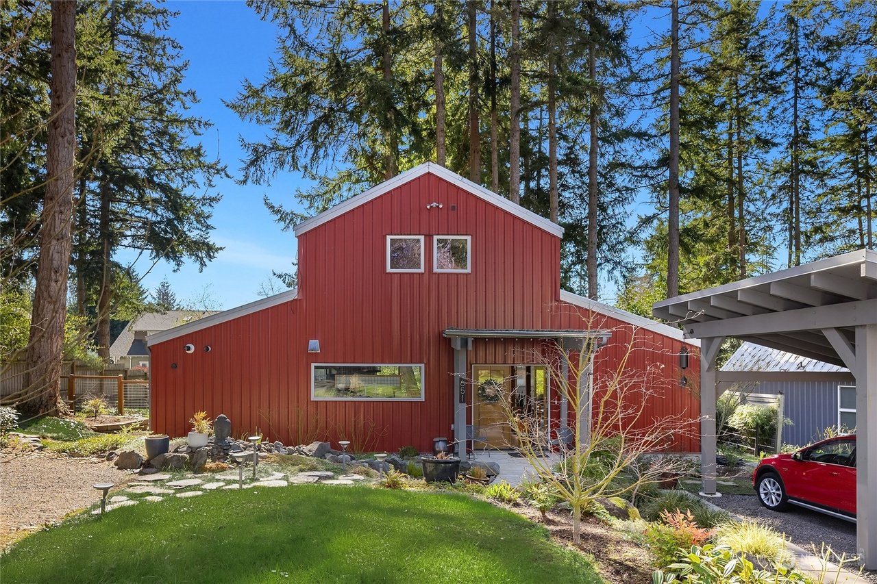 651 Moji Lane NW, Bainbridge Island | $968,000 | Represented the Buyer