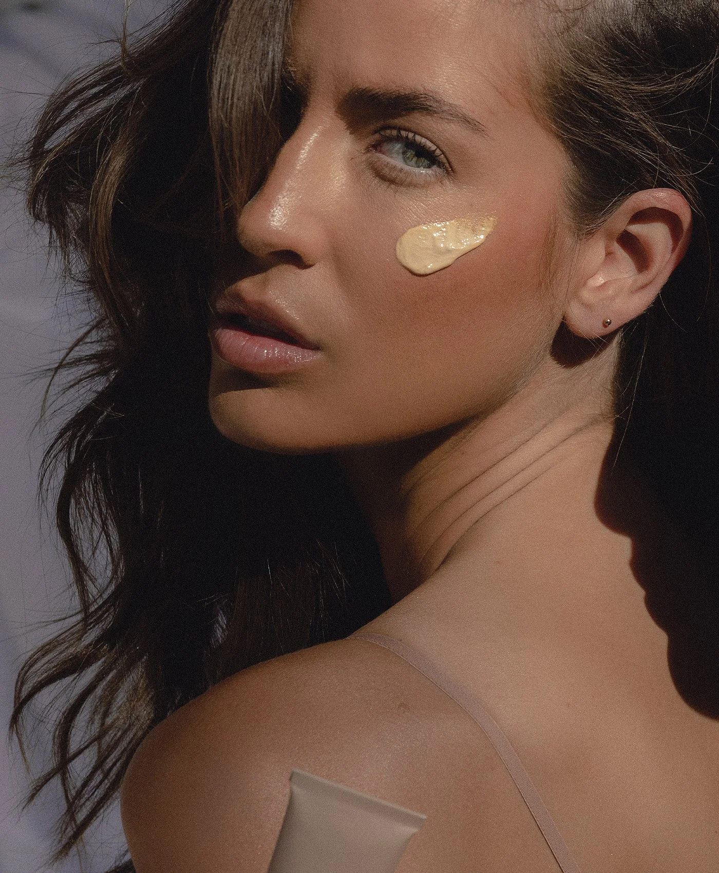 Golden Glow Model 02.jpg